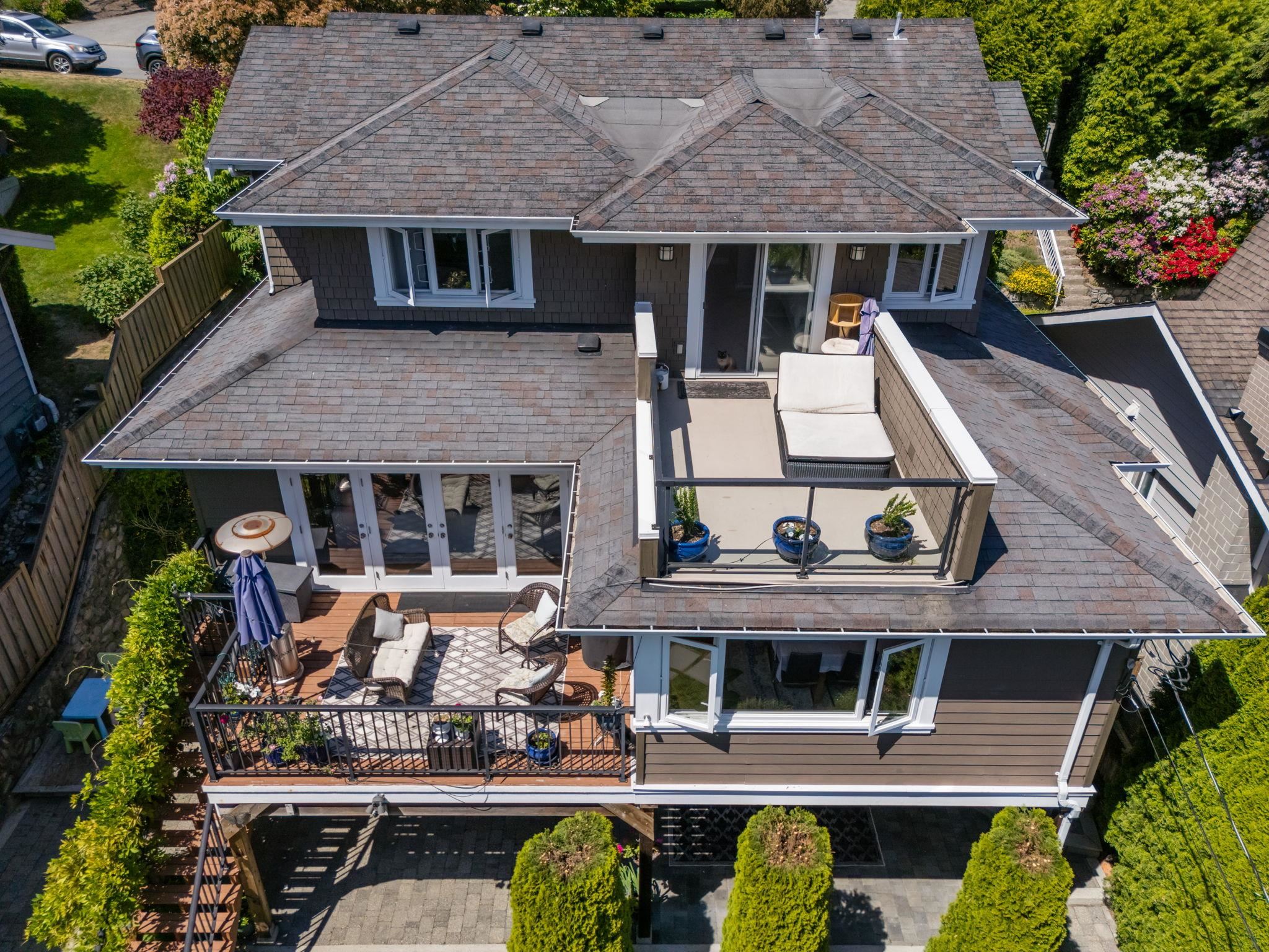 1225 ADDERLEY STREET