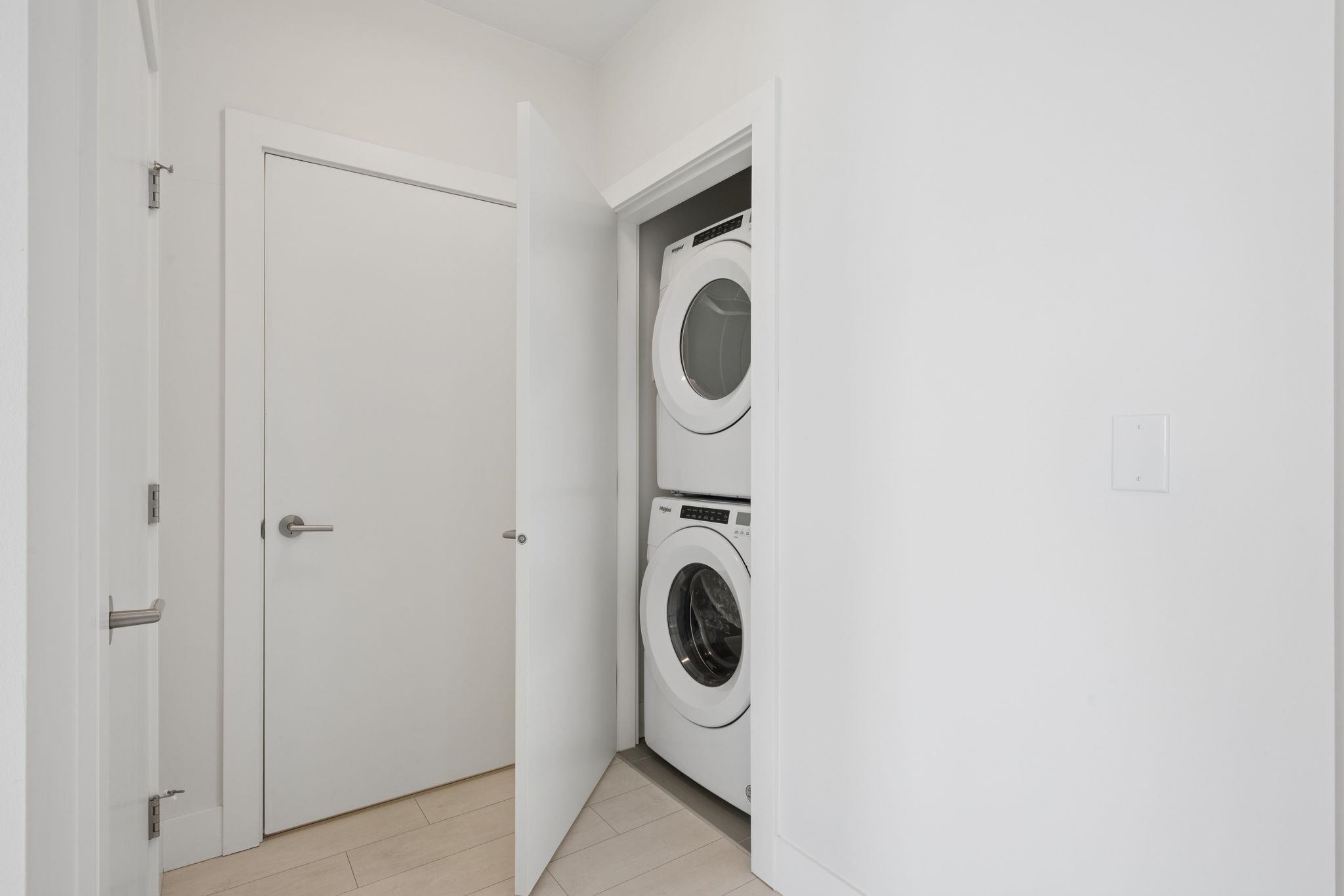 2304 3438 SAWMILL CRESCENT