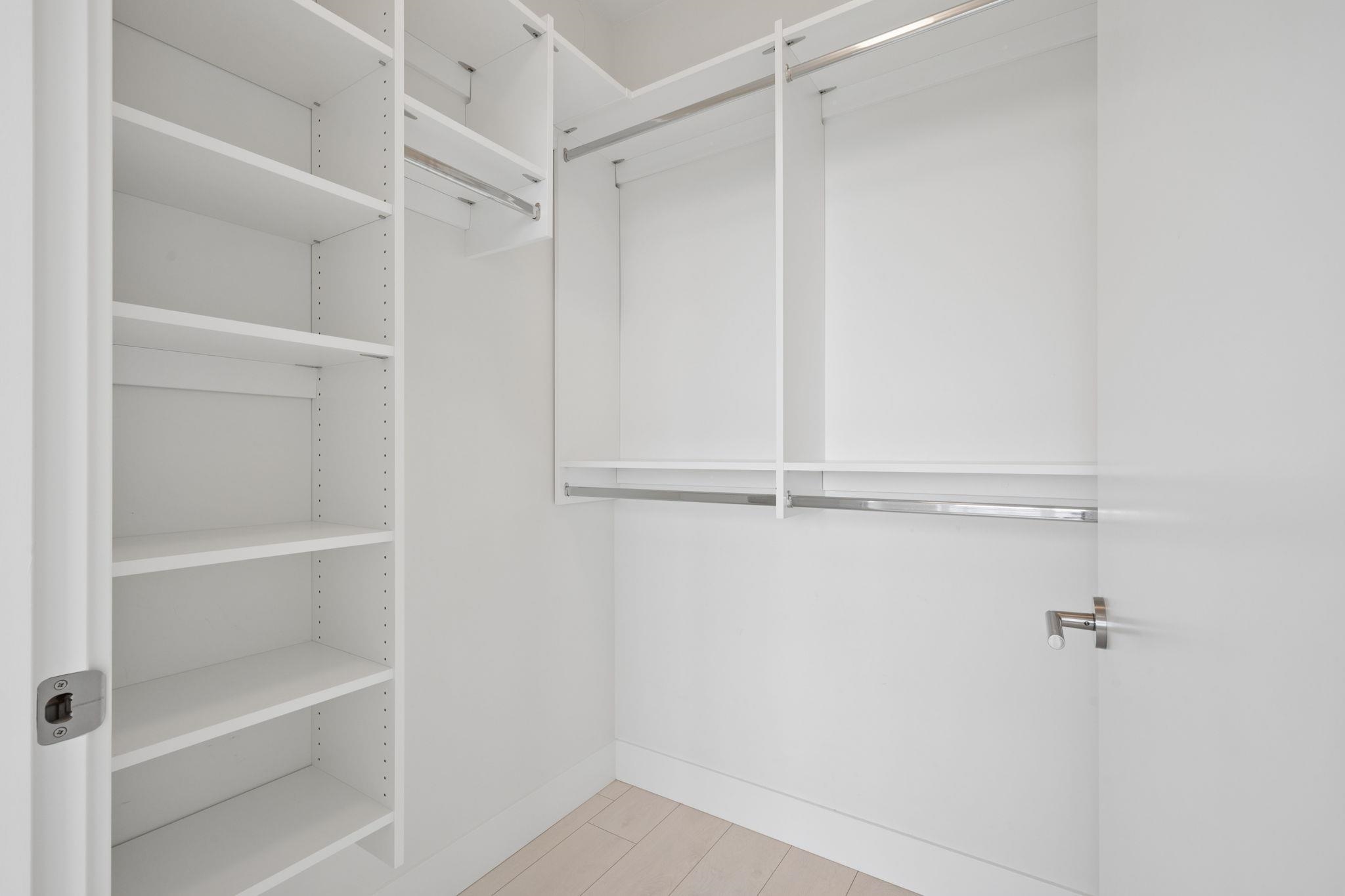 2304 3438 SAWMILL CRESCENT