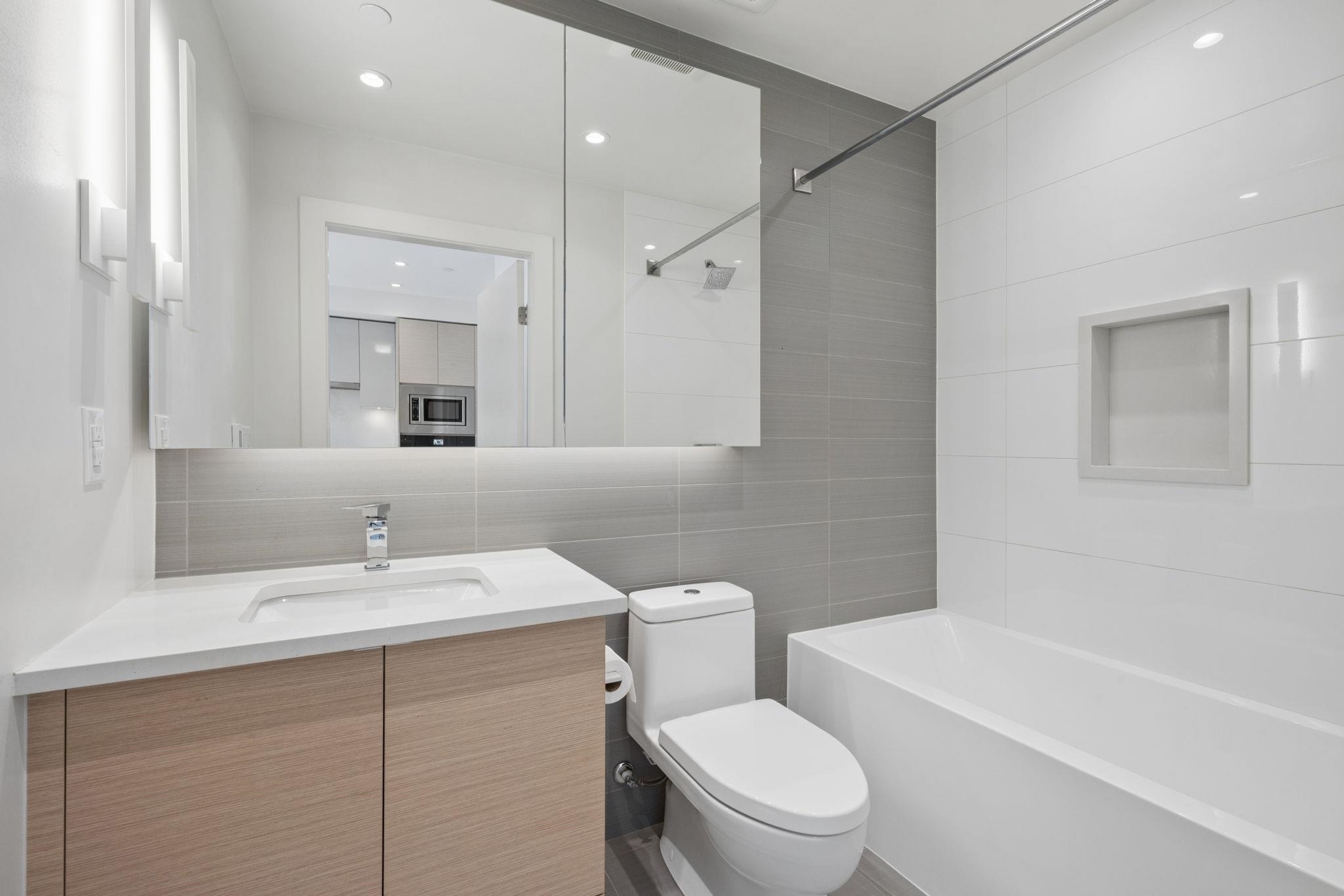 2304 3438 SAWMILL CRESCENT