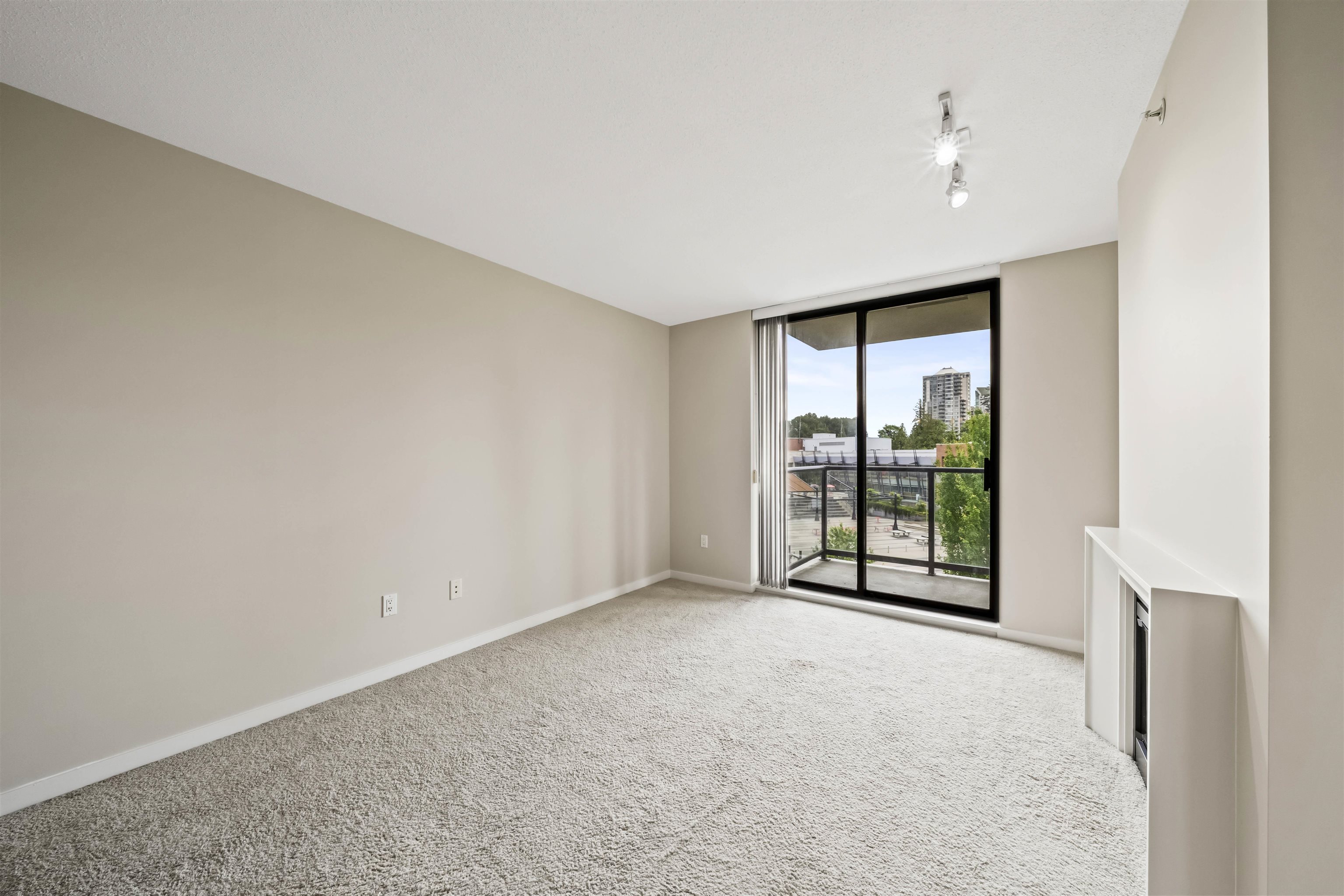 608 2982 BURLINGTON DRIVE