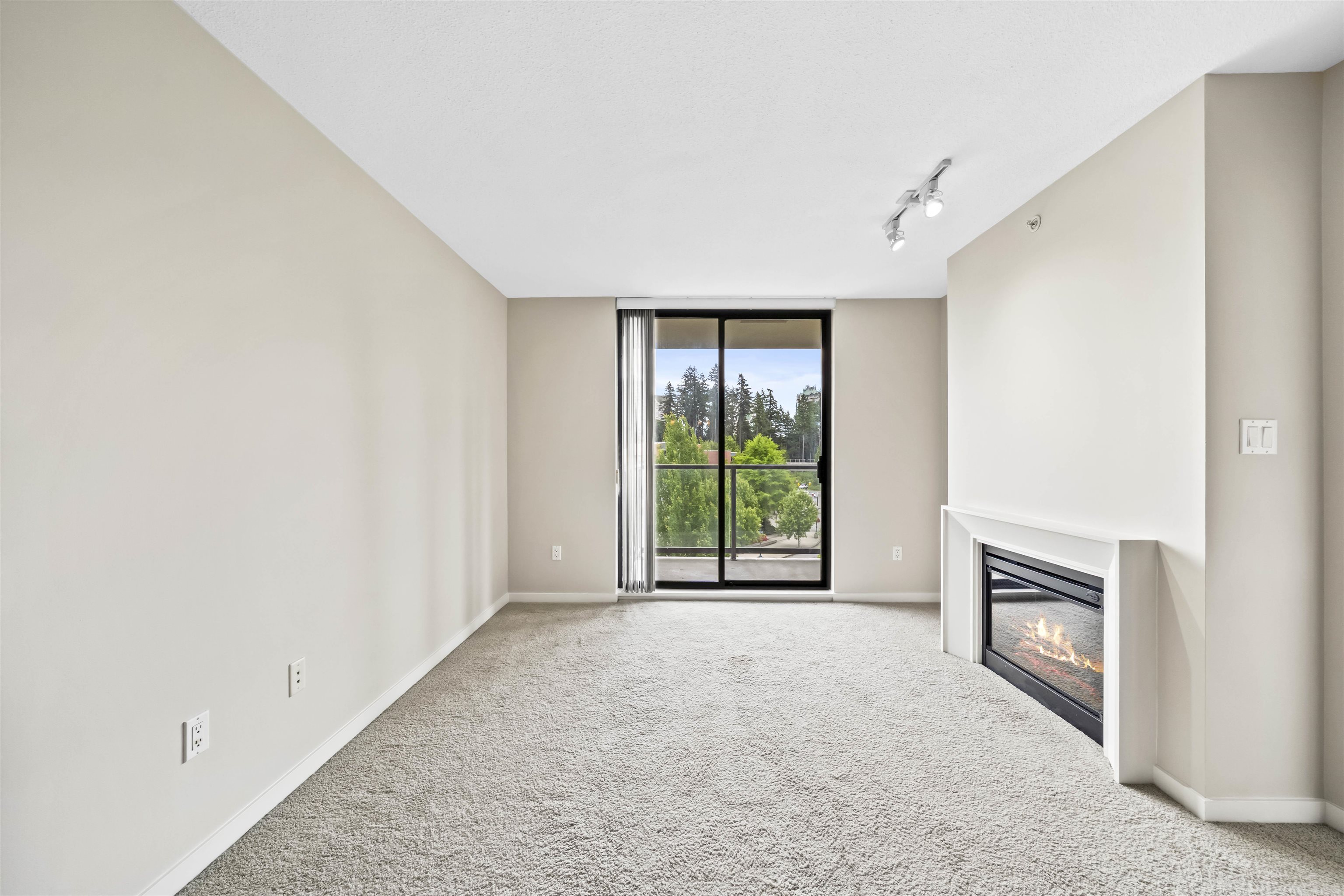 608 2982 BURLINGTON DRIVE