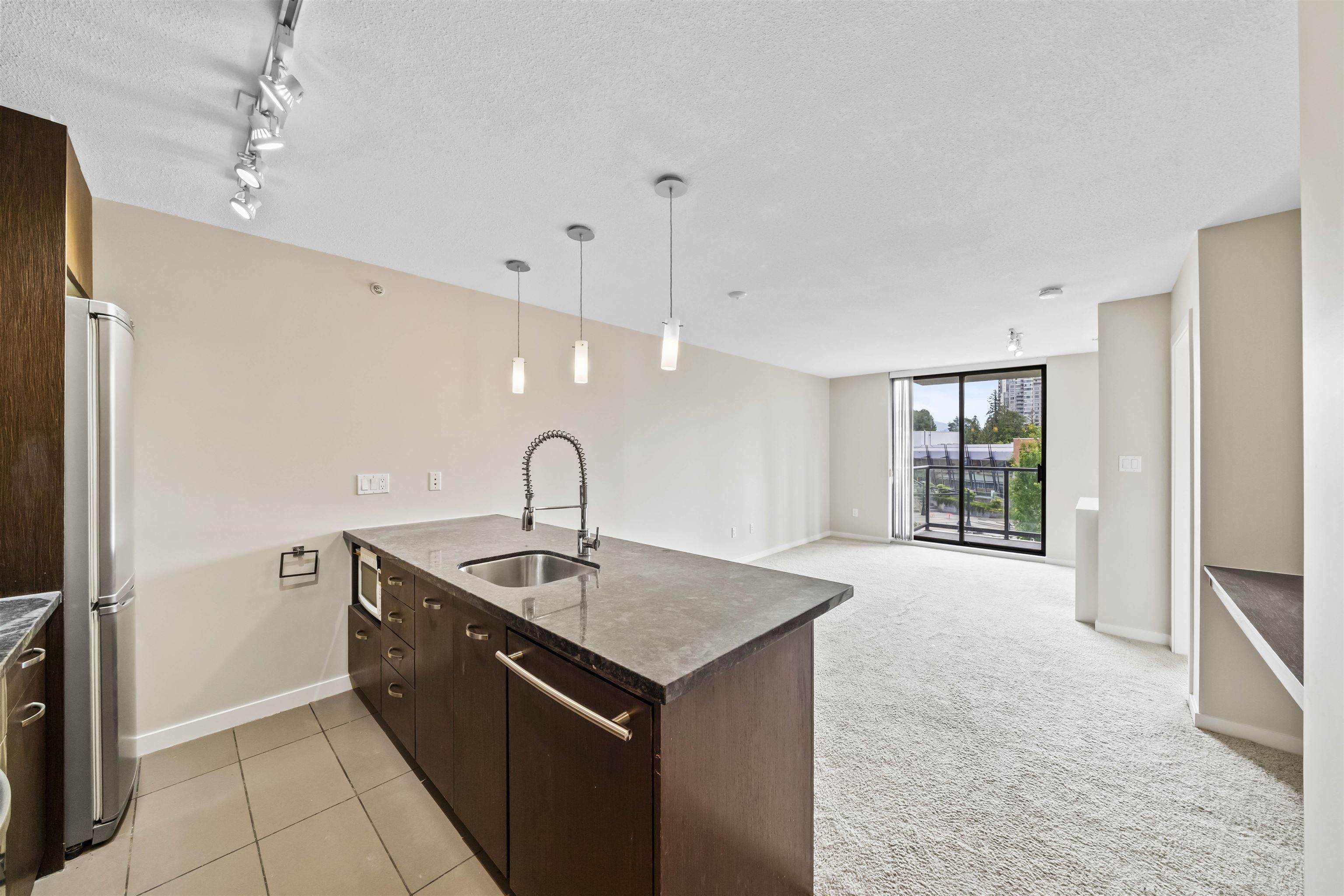 608 2982 BURLINGTON DRIVE
