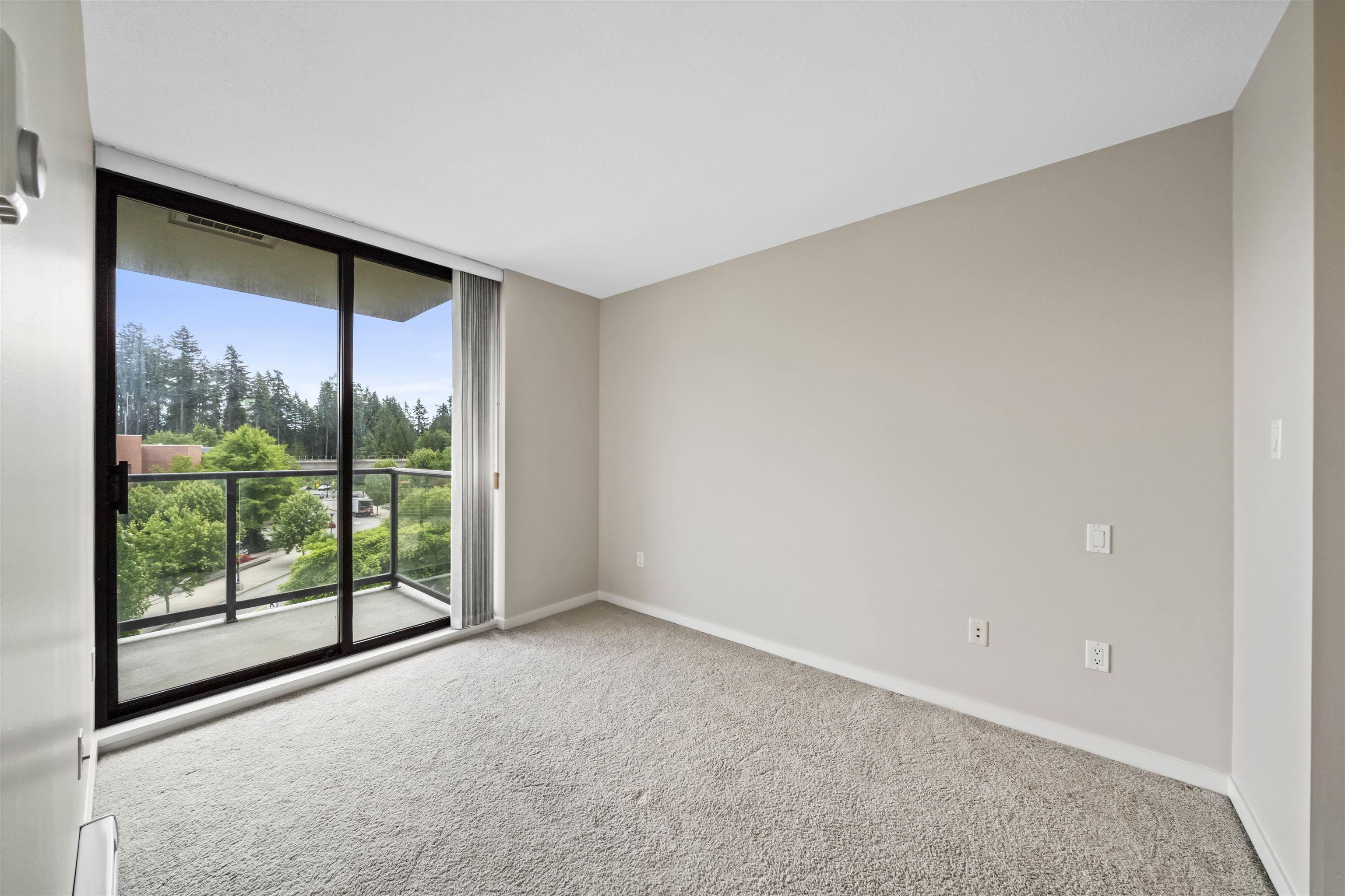 608 2982 BURLINGTON DRIVE