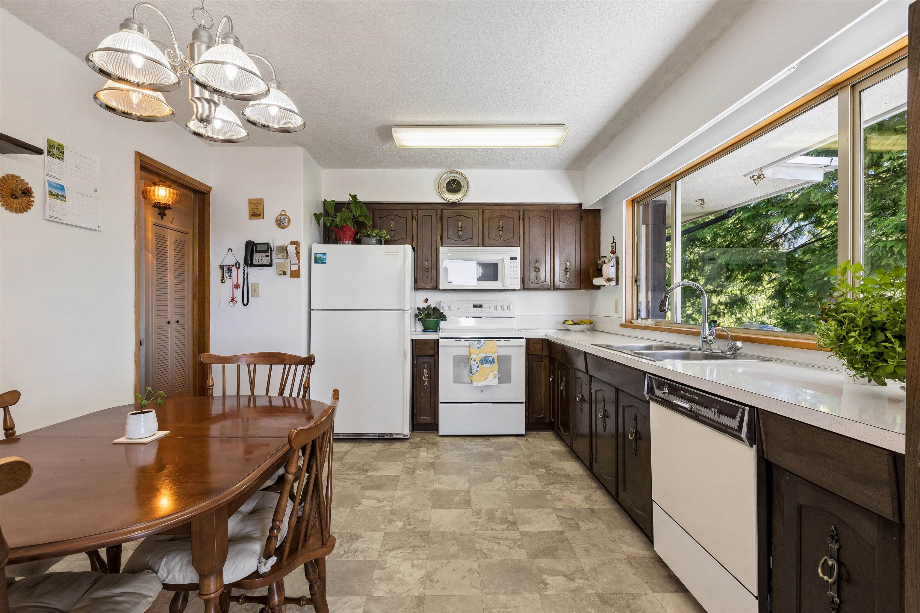 615 BALLANTREE ROAD