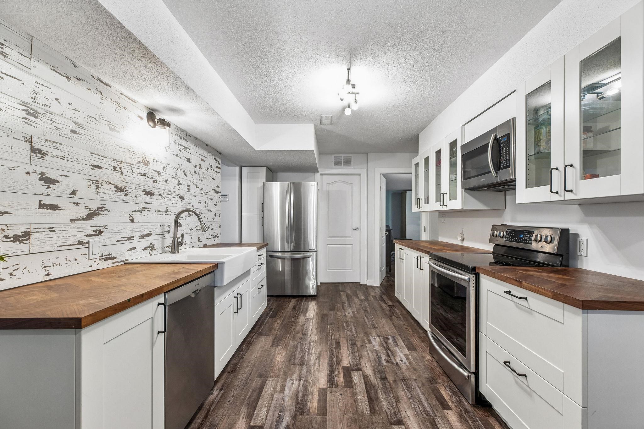 469 CARIBOO CRESCENT