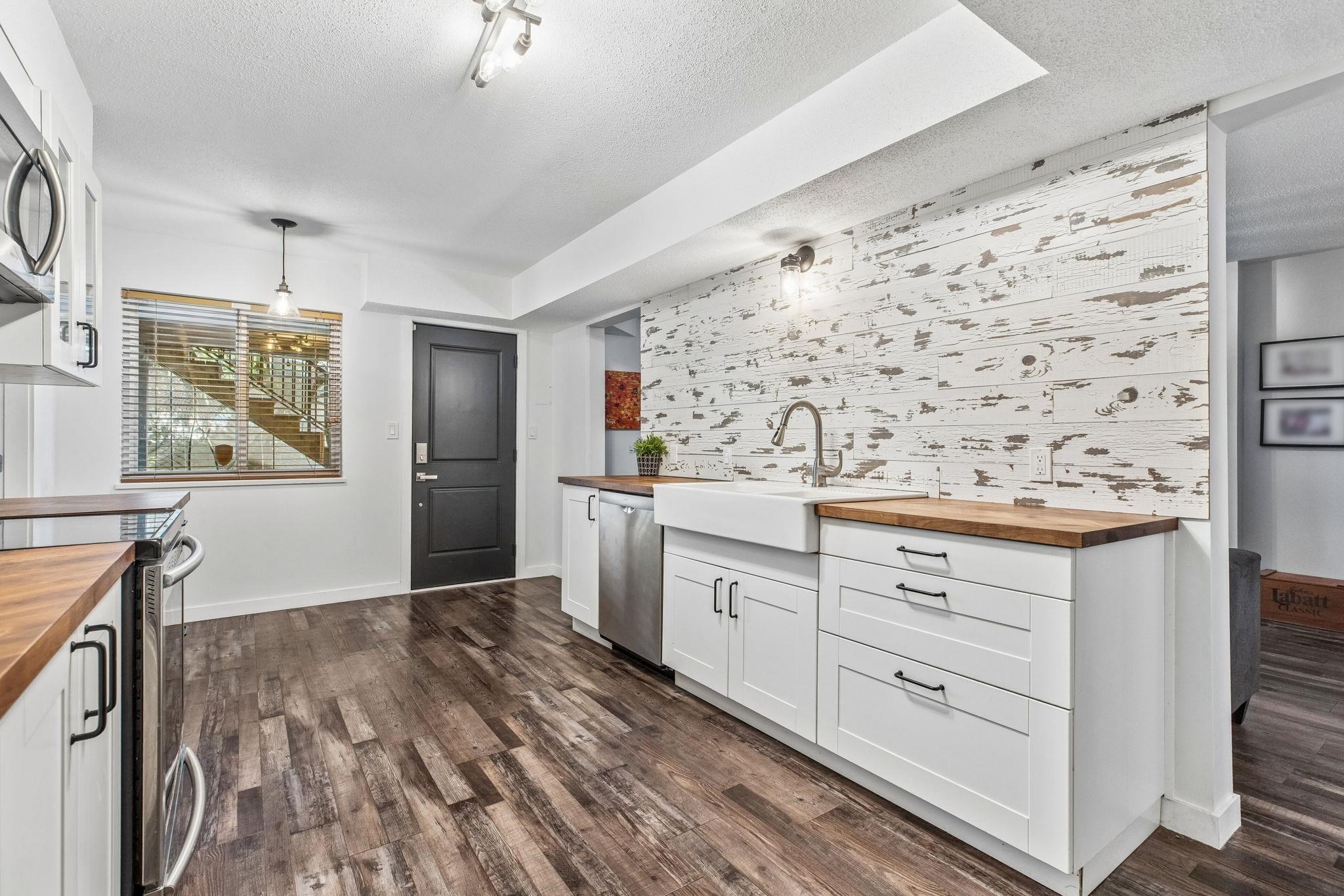 469 CARIBOO CRESCENT