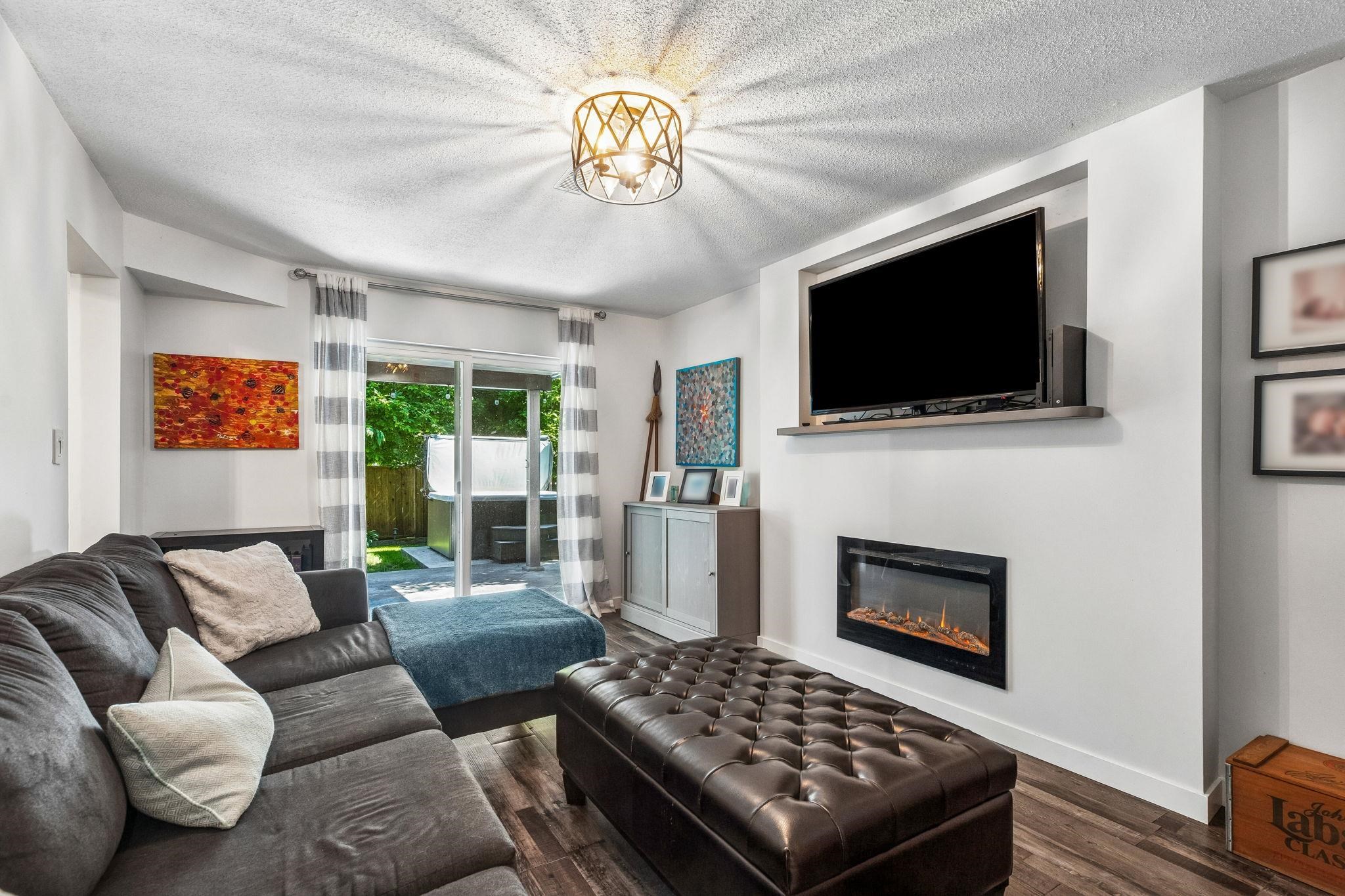 469 CARIBOO CRESCENT