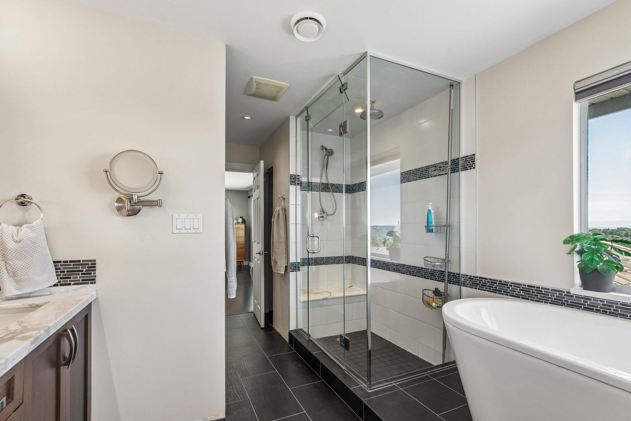 469 CARIBOO CRESCENT