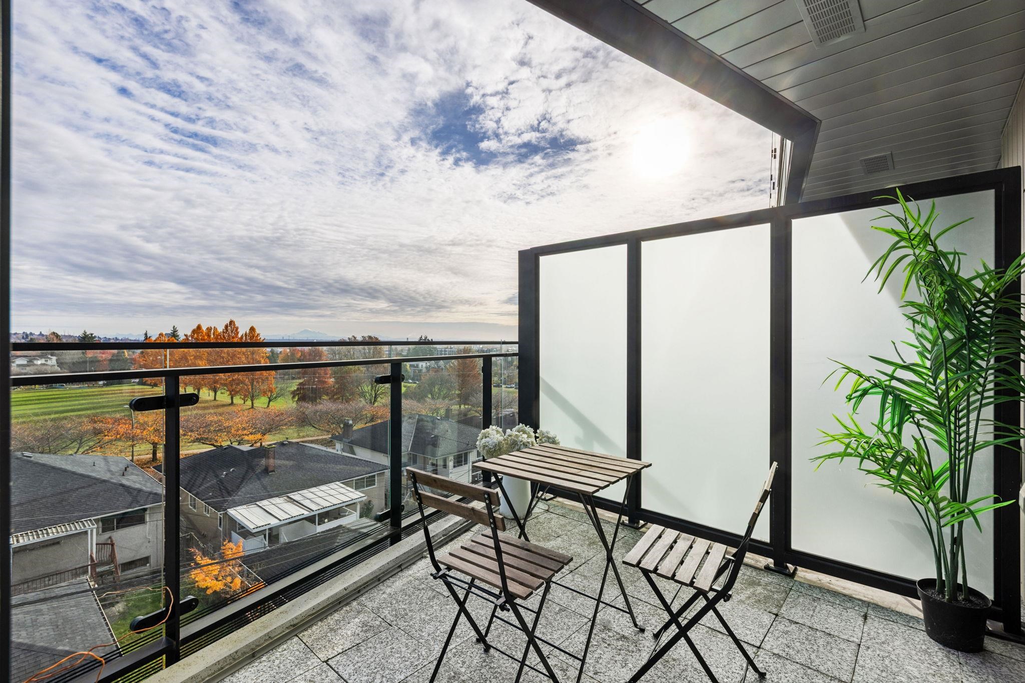408 7638 CAMBIE STREET