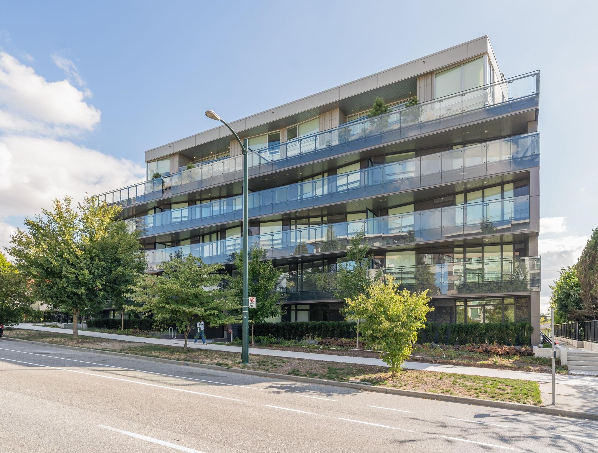 408 7638 CAMBIE STREET