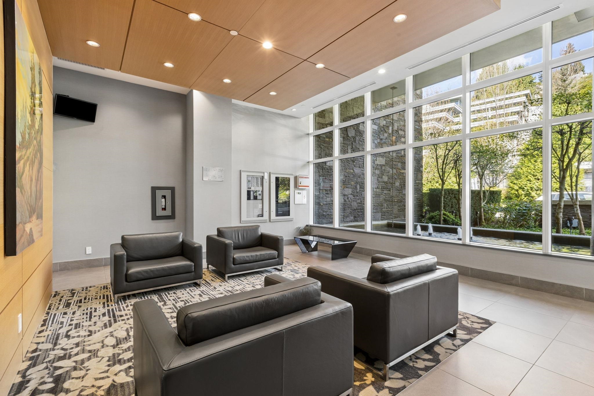 204 866 ARTHUR ERICKSON PLACE