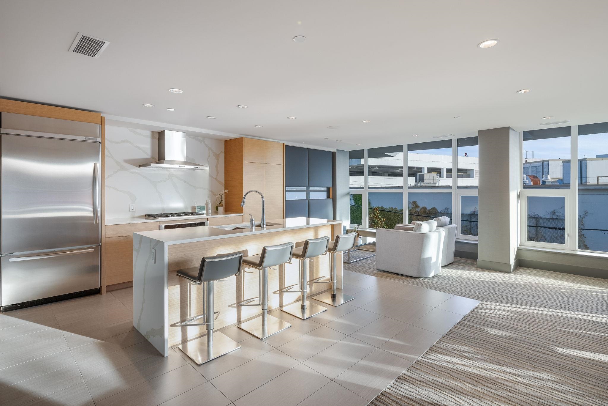 204 866 ARTHUR ERICKSON PLACE