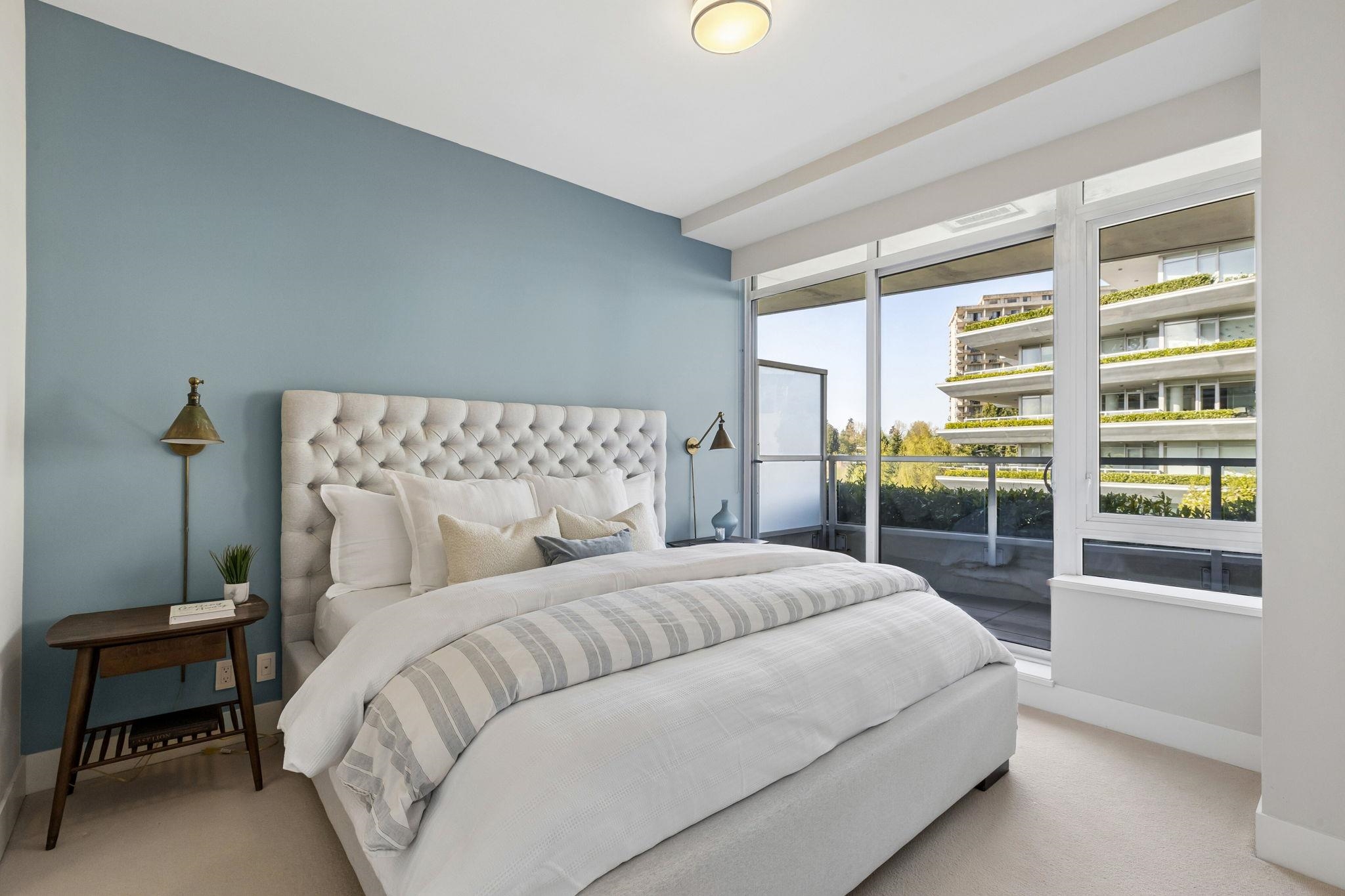 204 866 ARTHUR ERICKSON PLACE