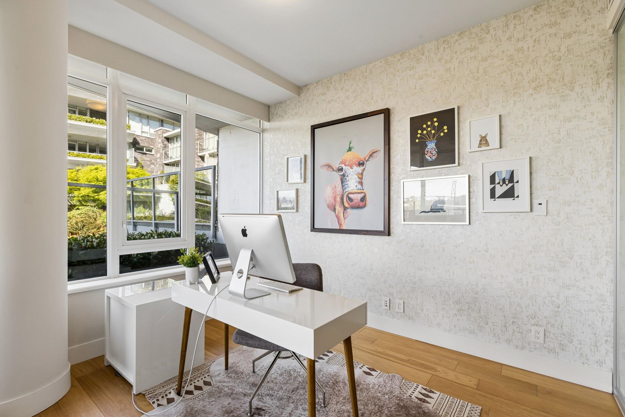 204 866 ARTHUR ERICKSON PLACE