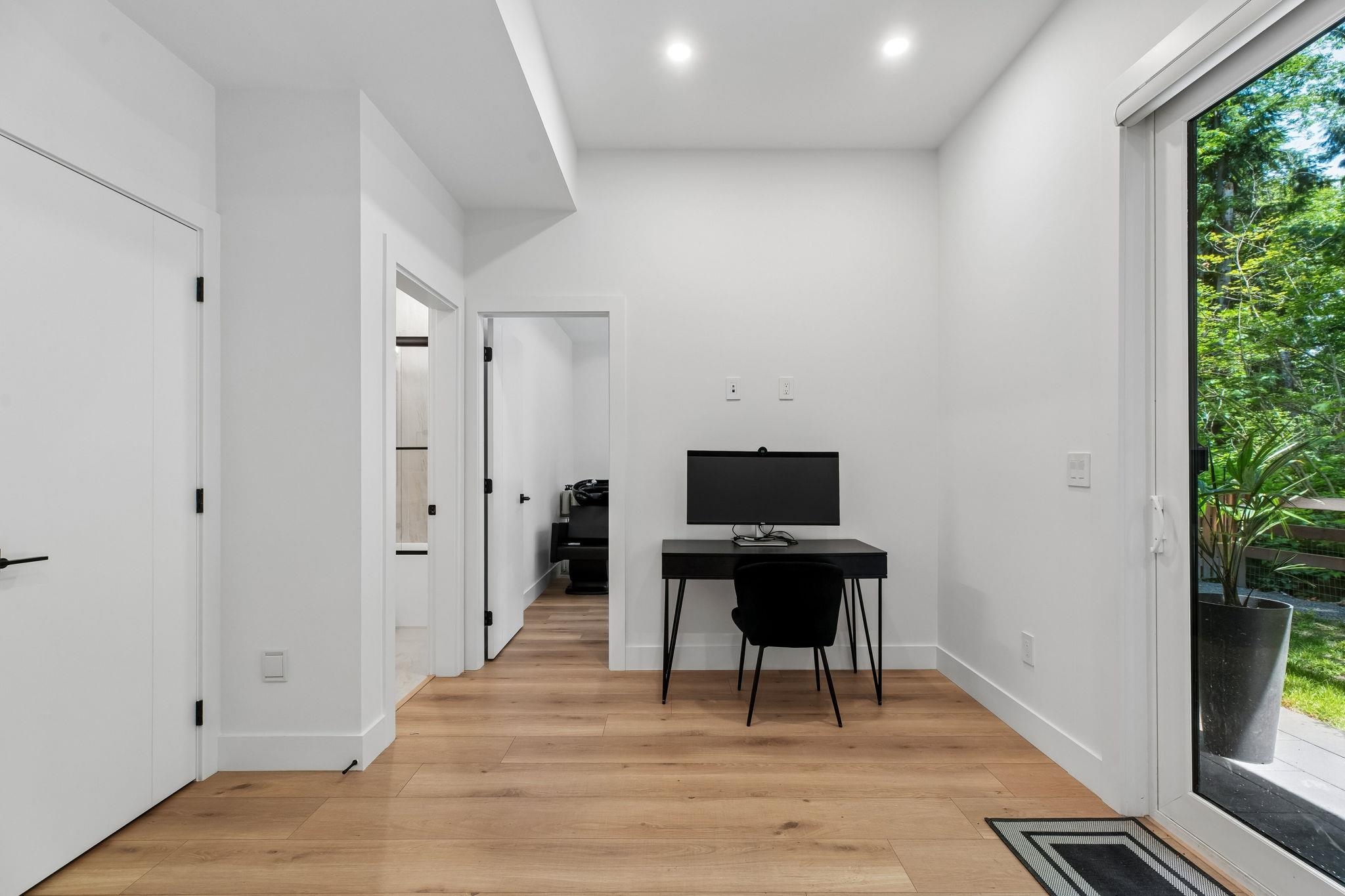 7 3075 160 STREET