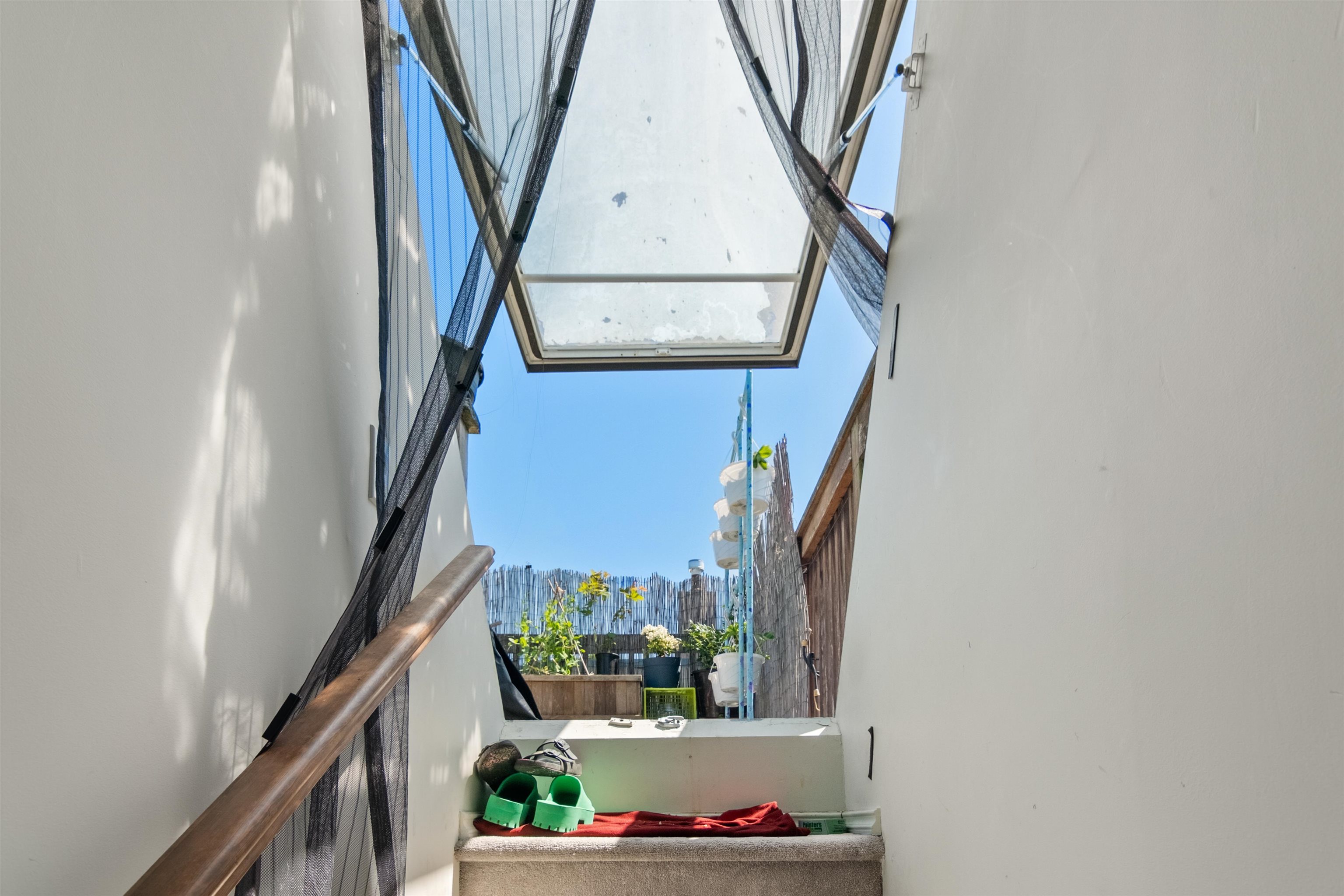 PH1 120 GARDEN DRIVE