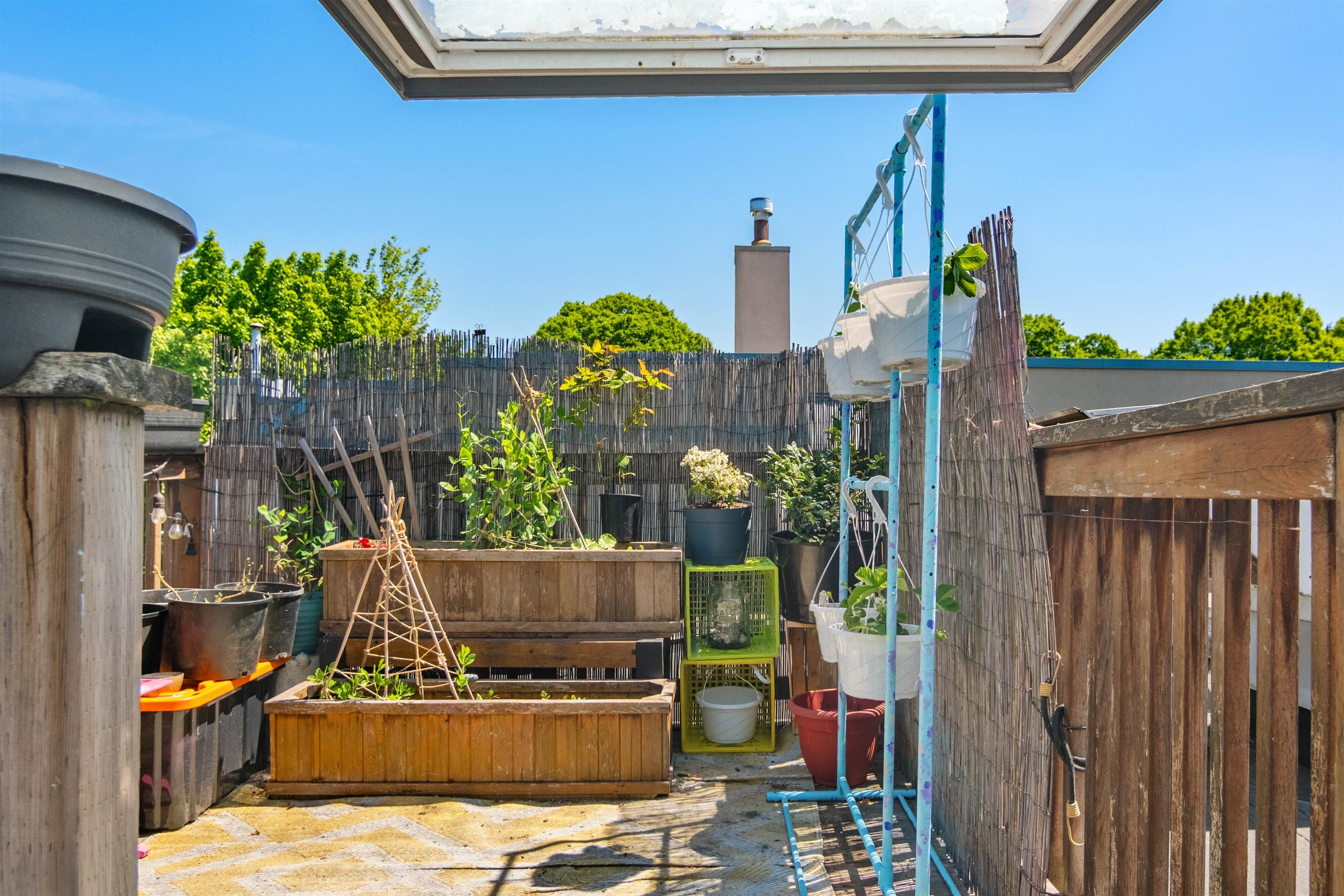 PH1 120 GARDEN DRIVE