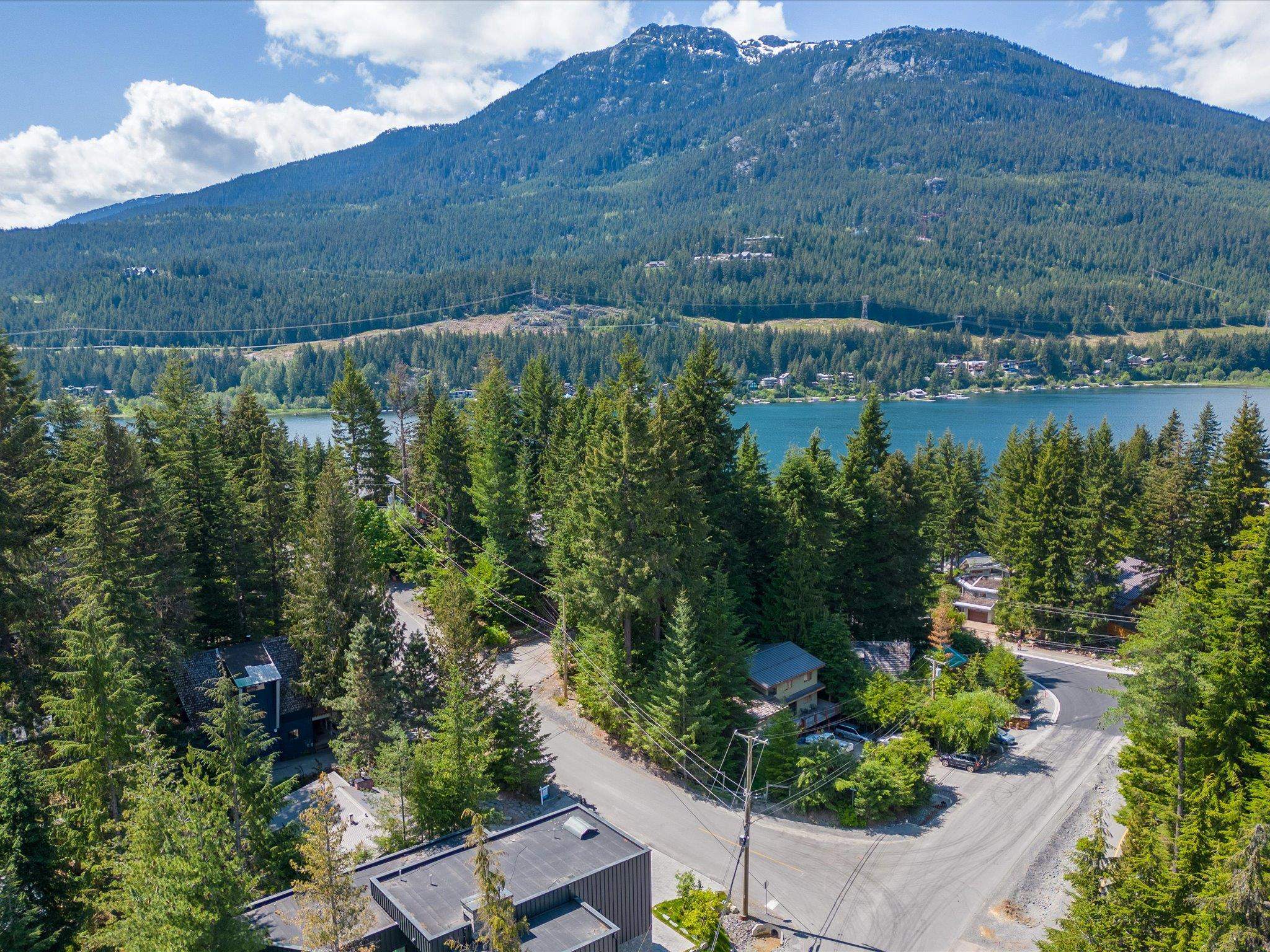 3106 TYROL CRESCENT