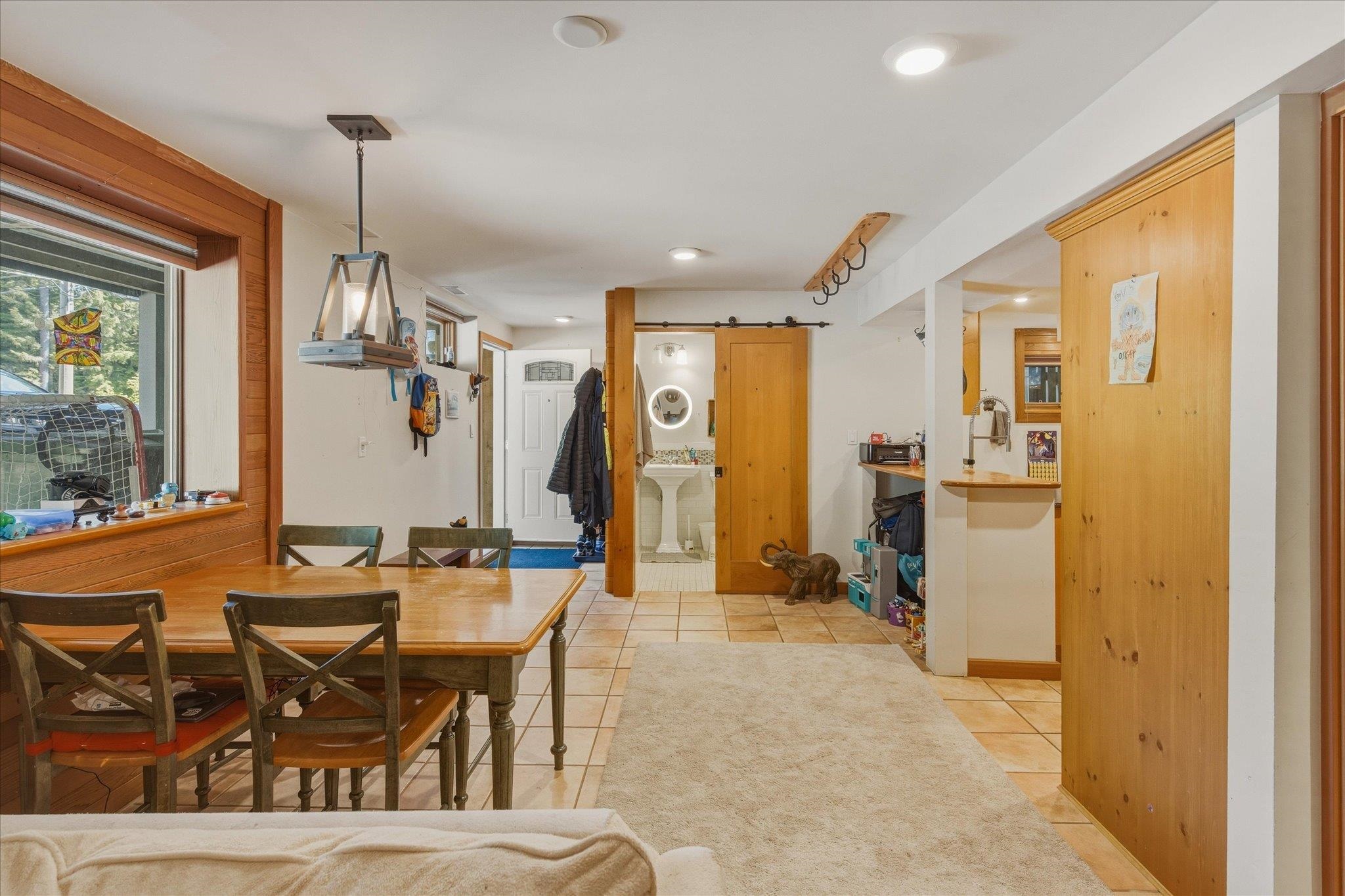 3106 TYROL CRESCENT