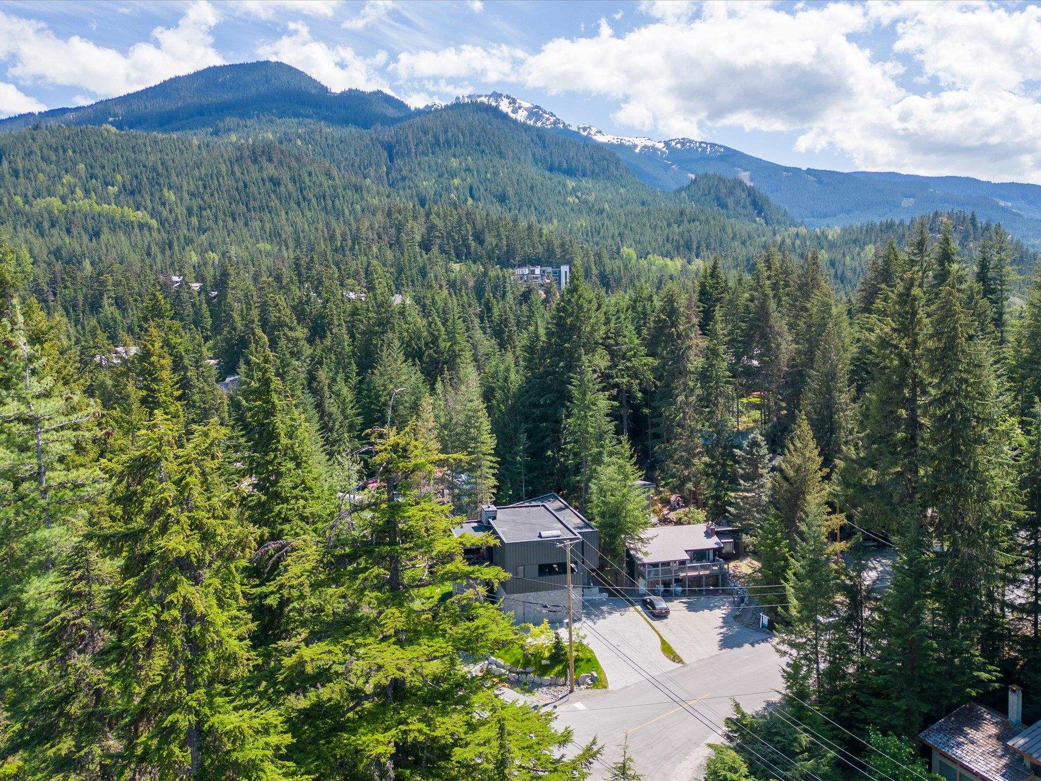 3106 TYROL CRESCENT