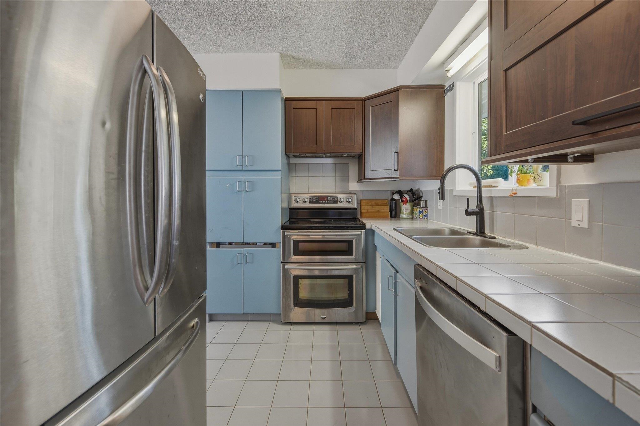 3106 TYROL CRESCENT