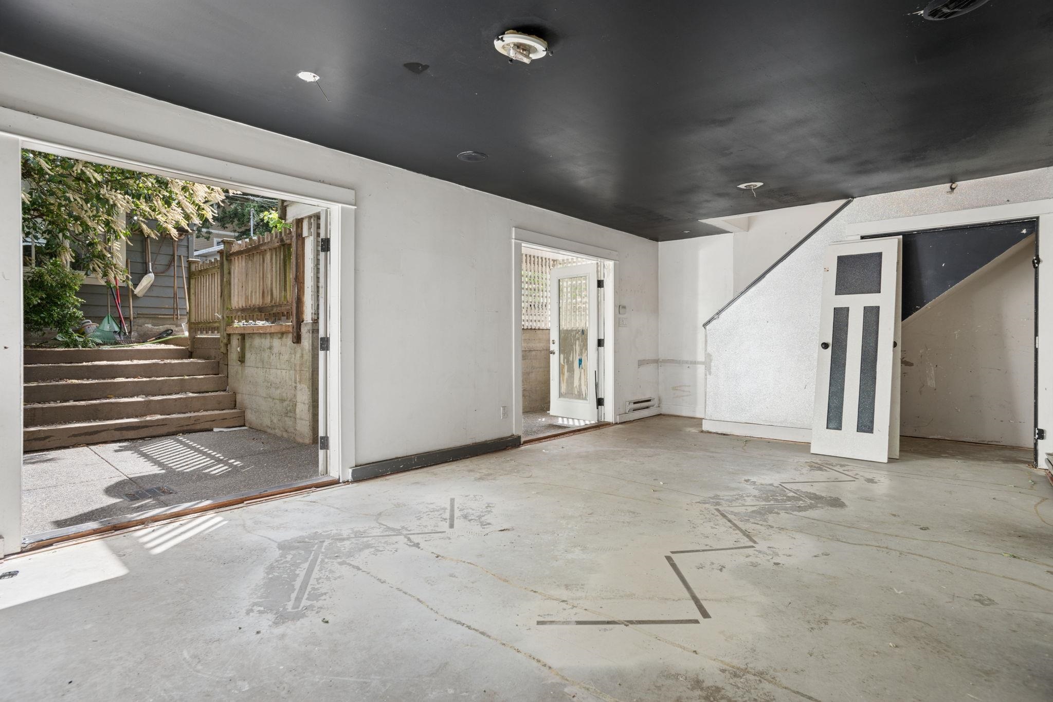 2252 VENABLES STREET