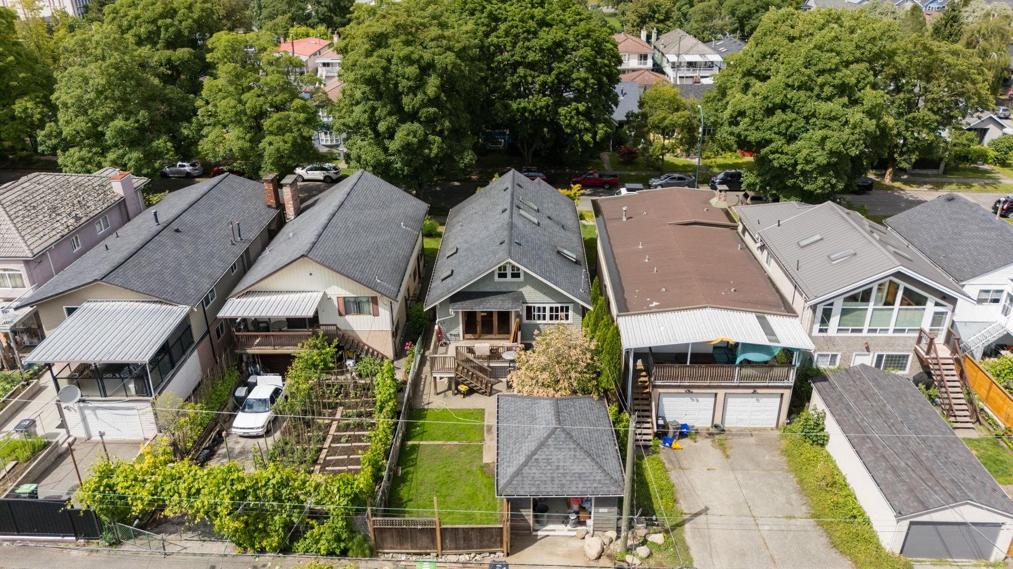 2252 VENABLES STREET
