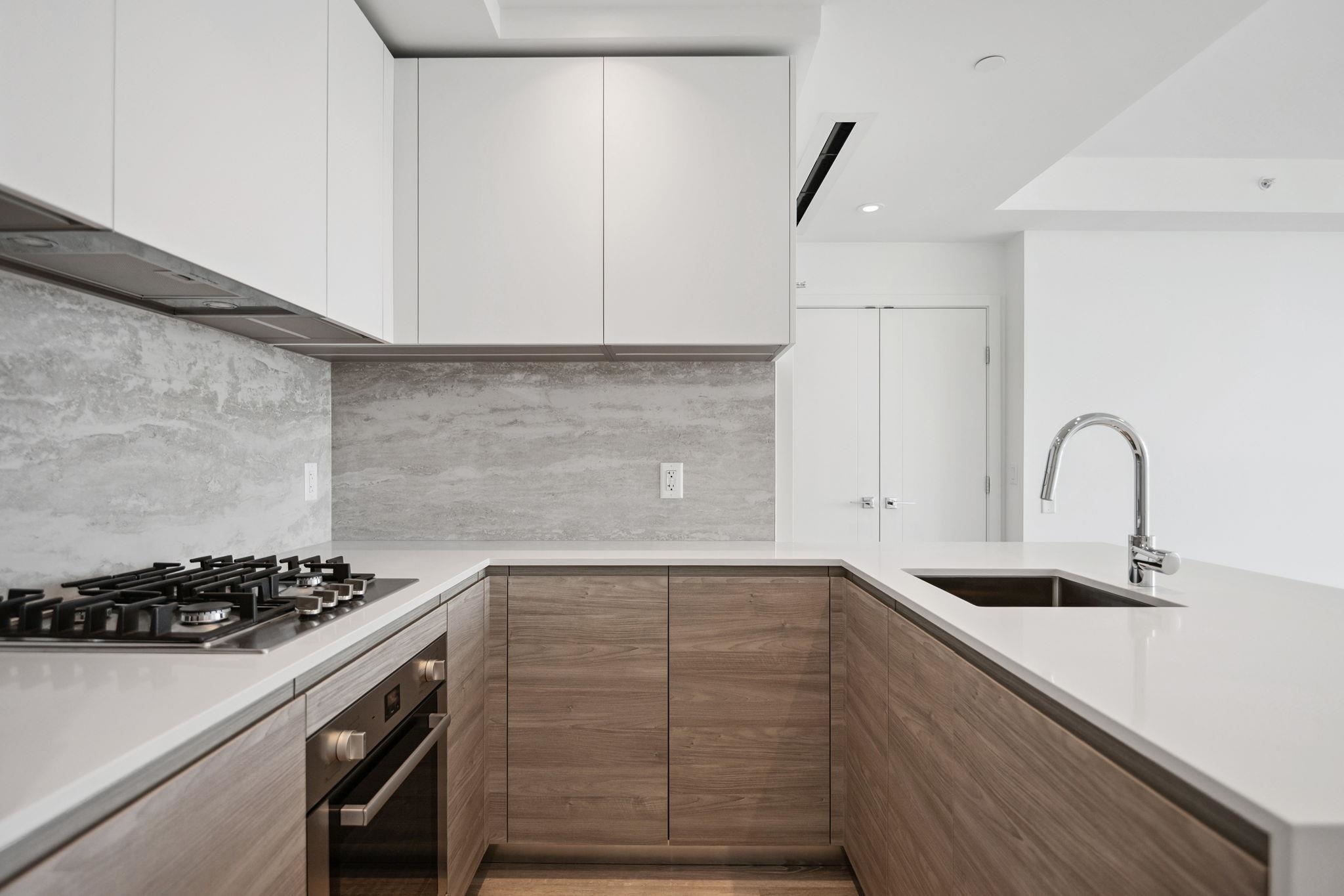 2401 660 QUAYSIDE DRIVE