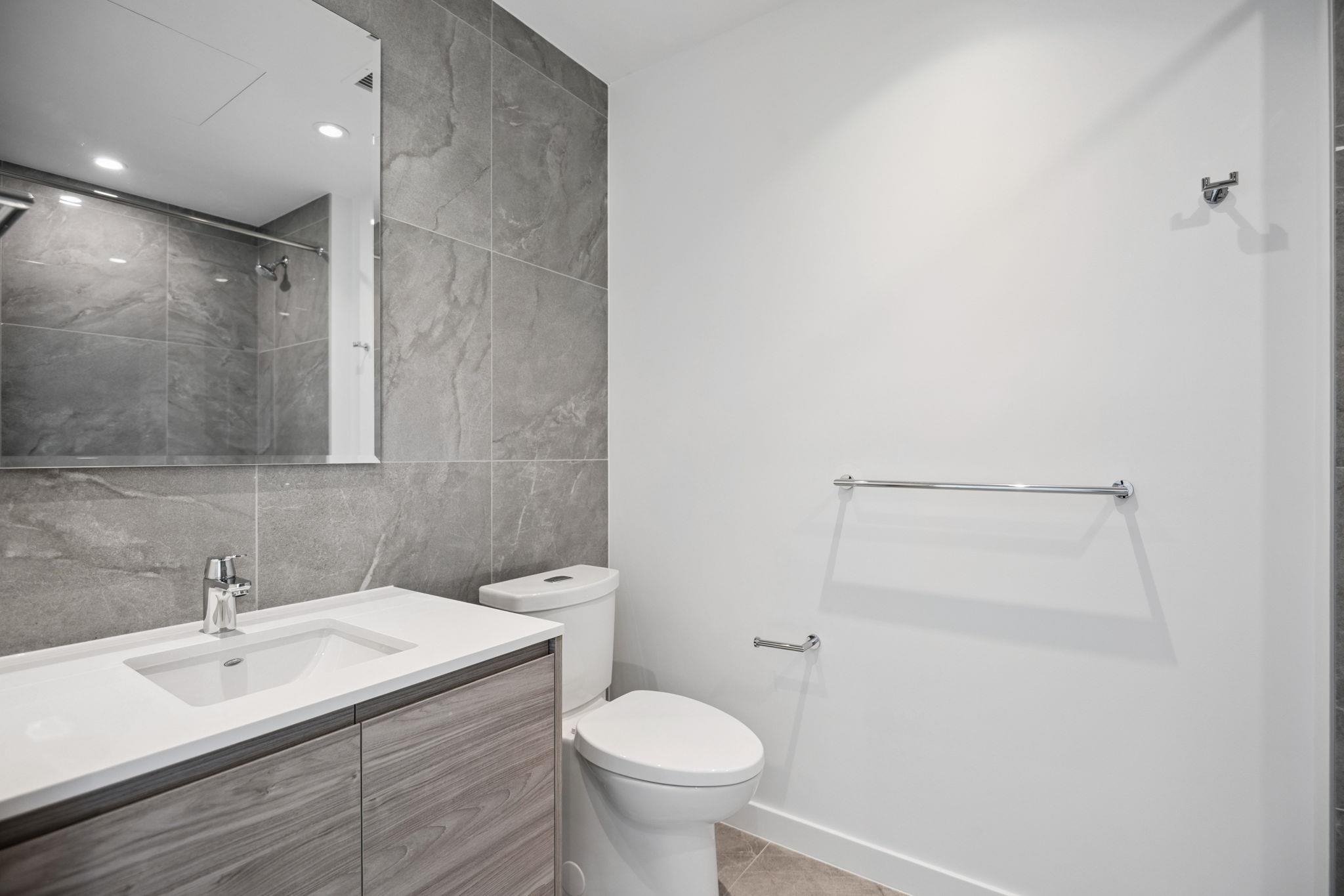 2401 660 QUAYSIDE DRIVE