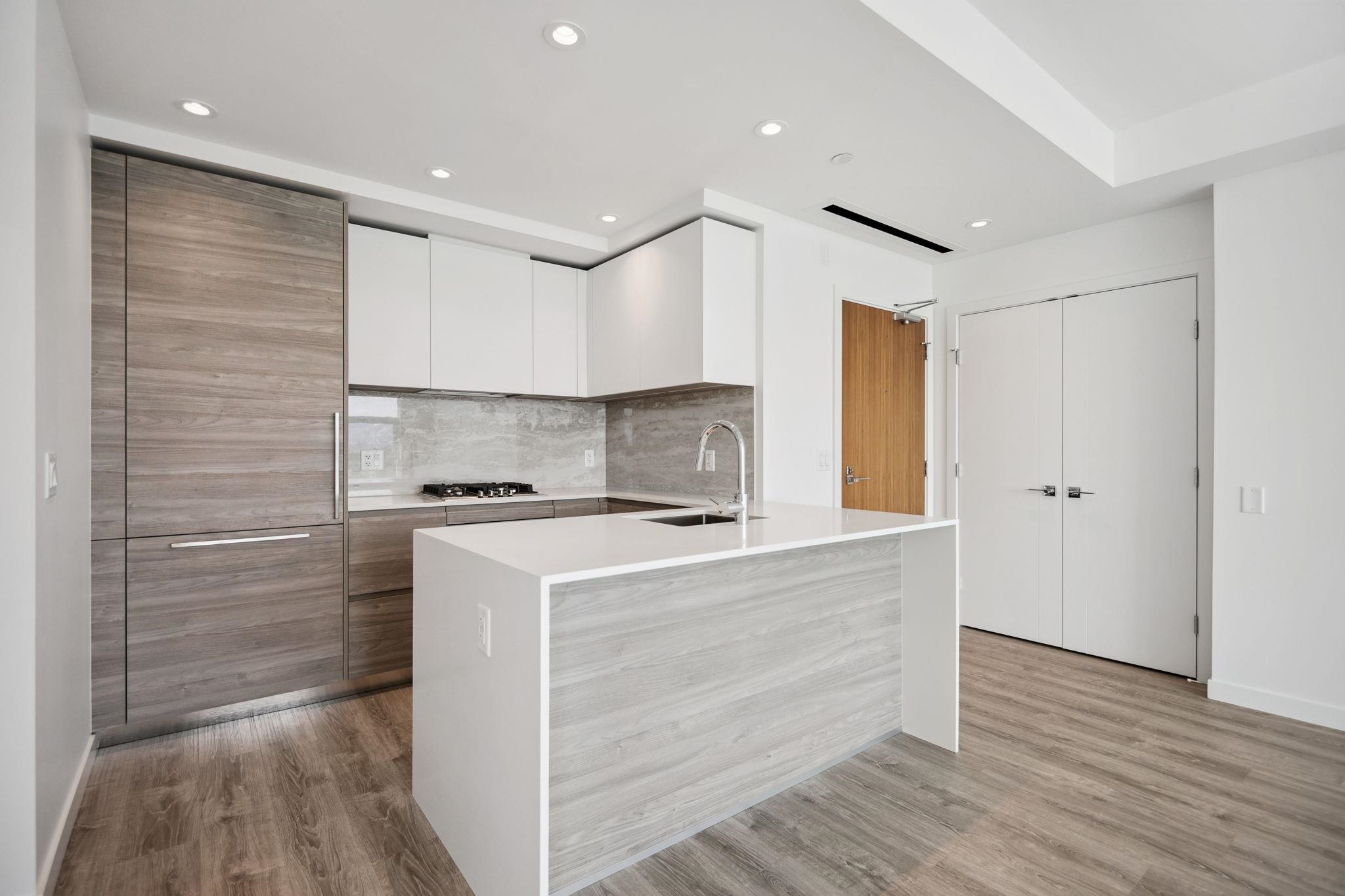 2401 660 QUAYSIDE DRIVE