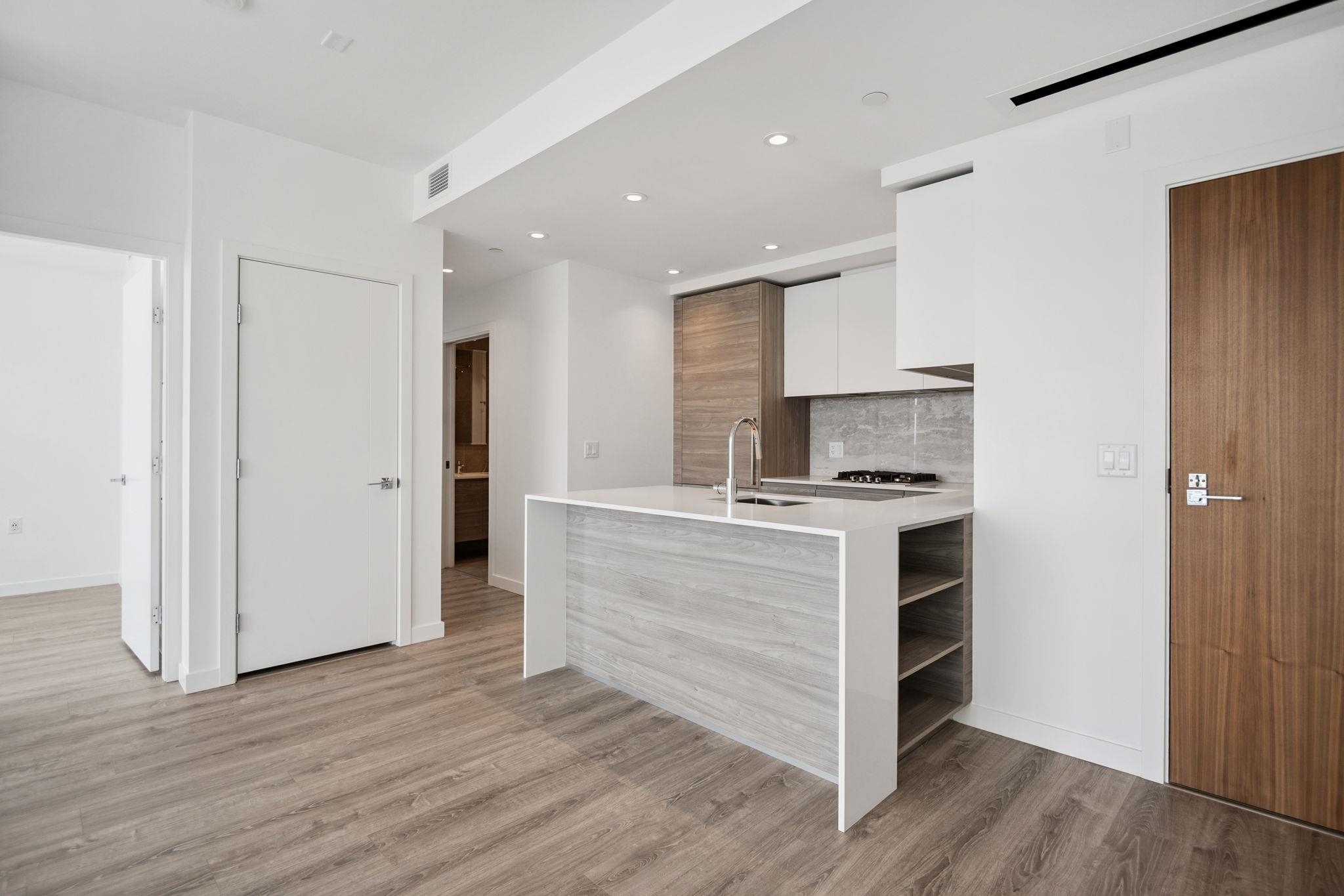 2401 660 QUAYSIDE DRIVE
