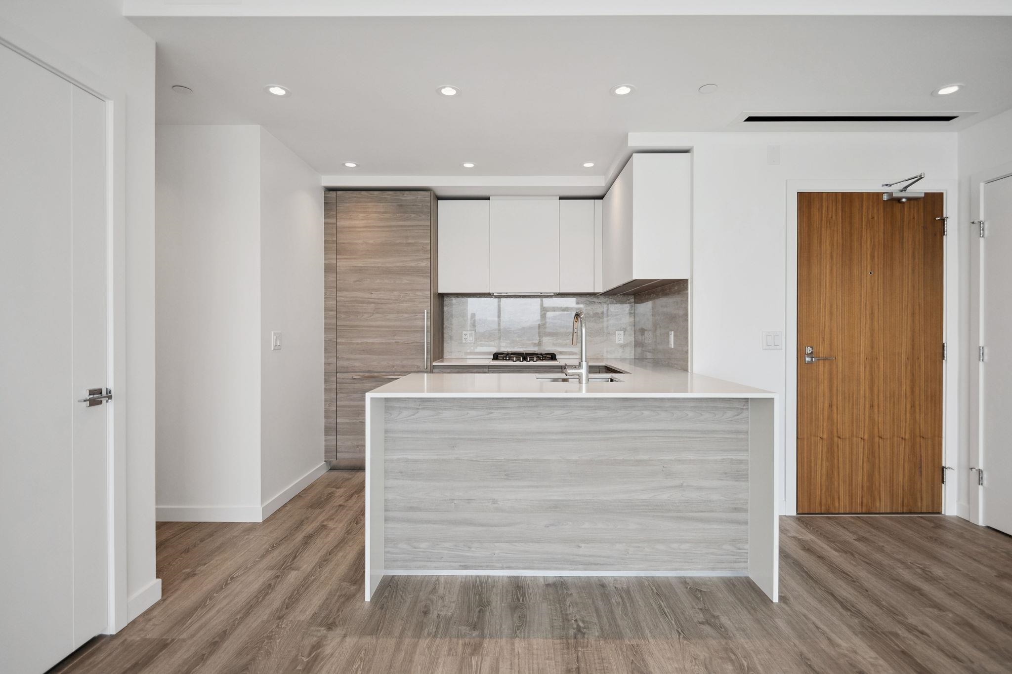 2401 660 QUAYSIDE DRIVE