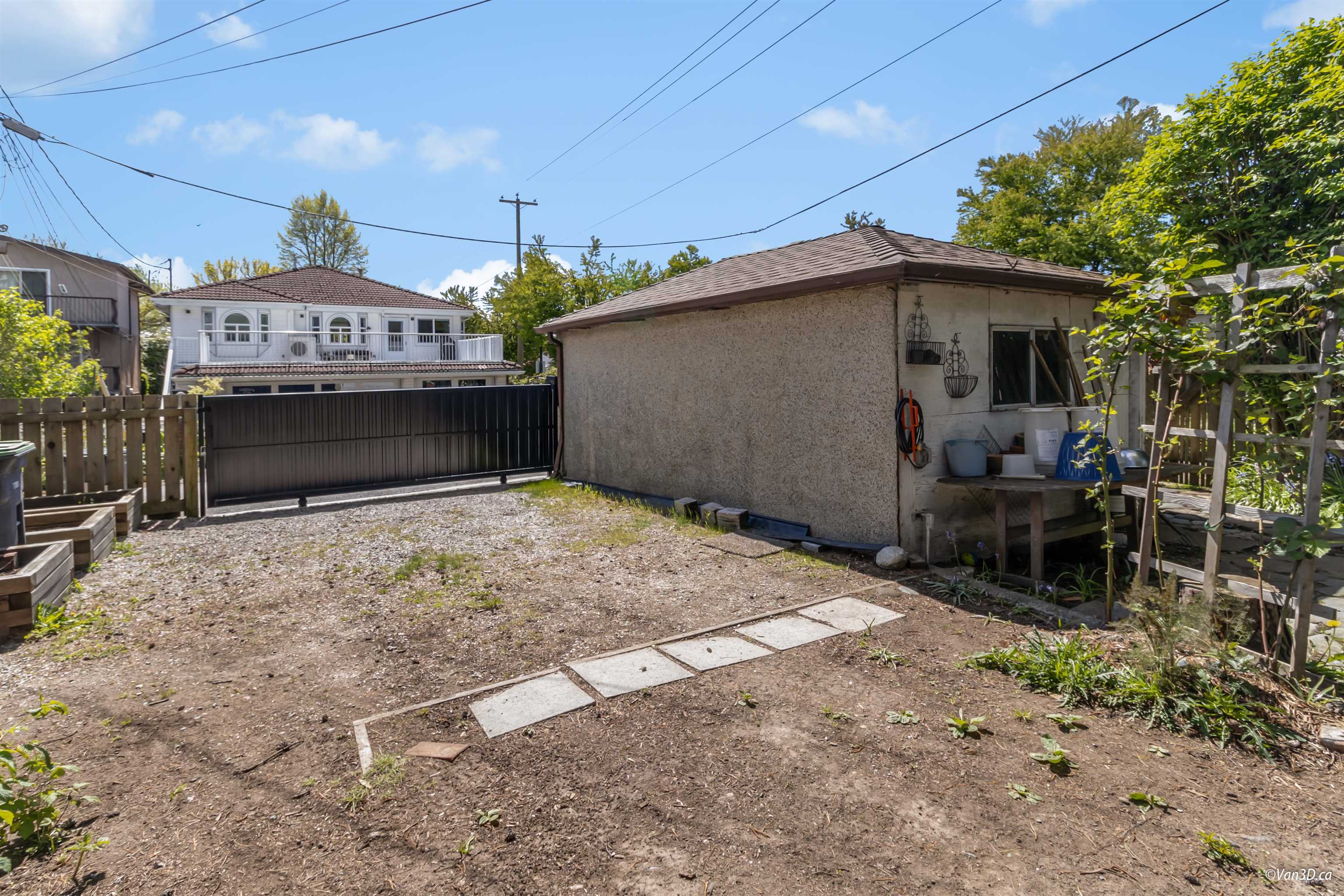 4 E 46TH AVENUE