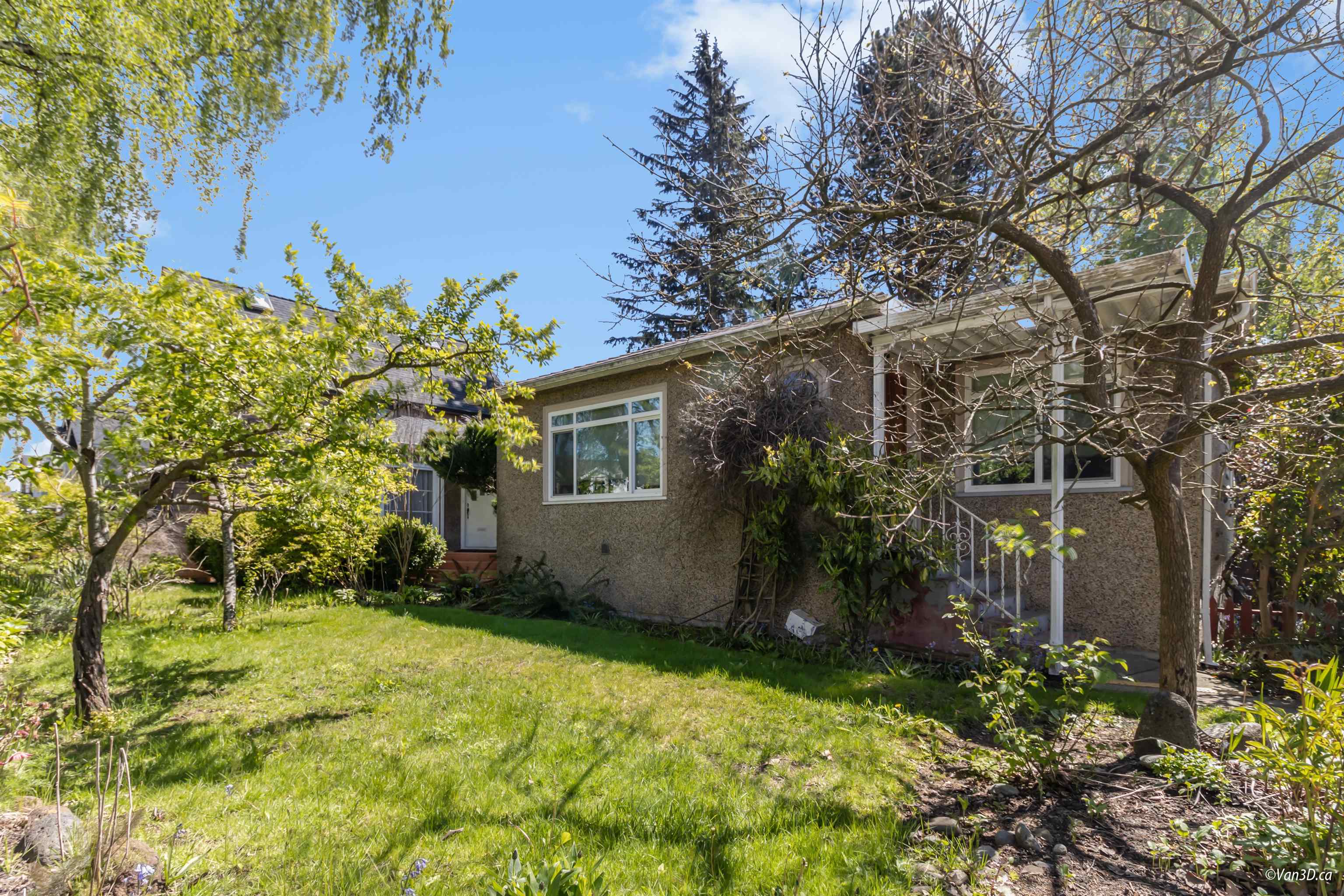 4 E 46TH AVENUE