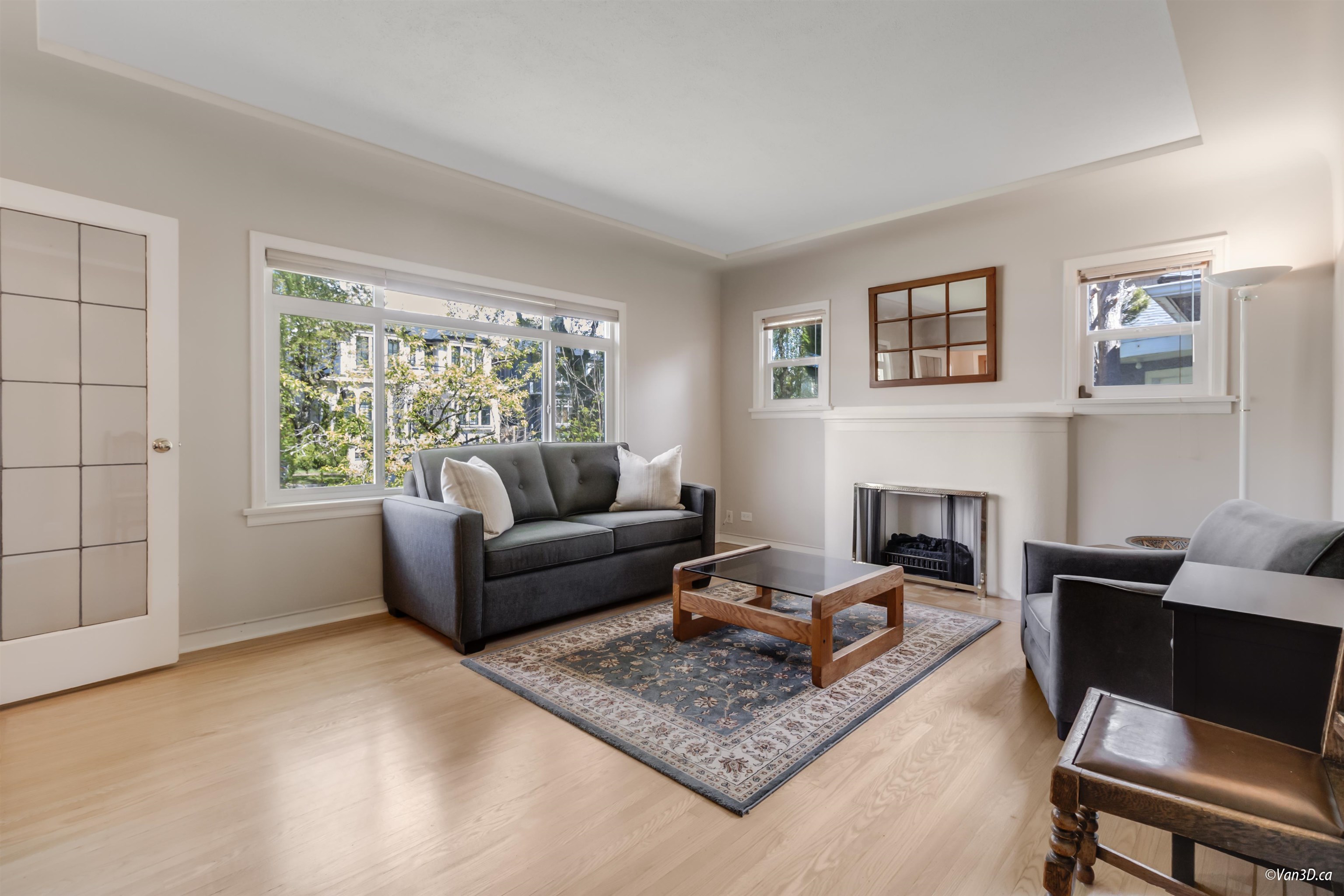 4 E 46TH AVENUE