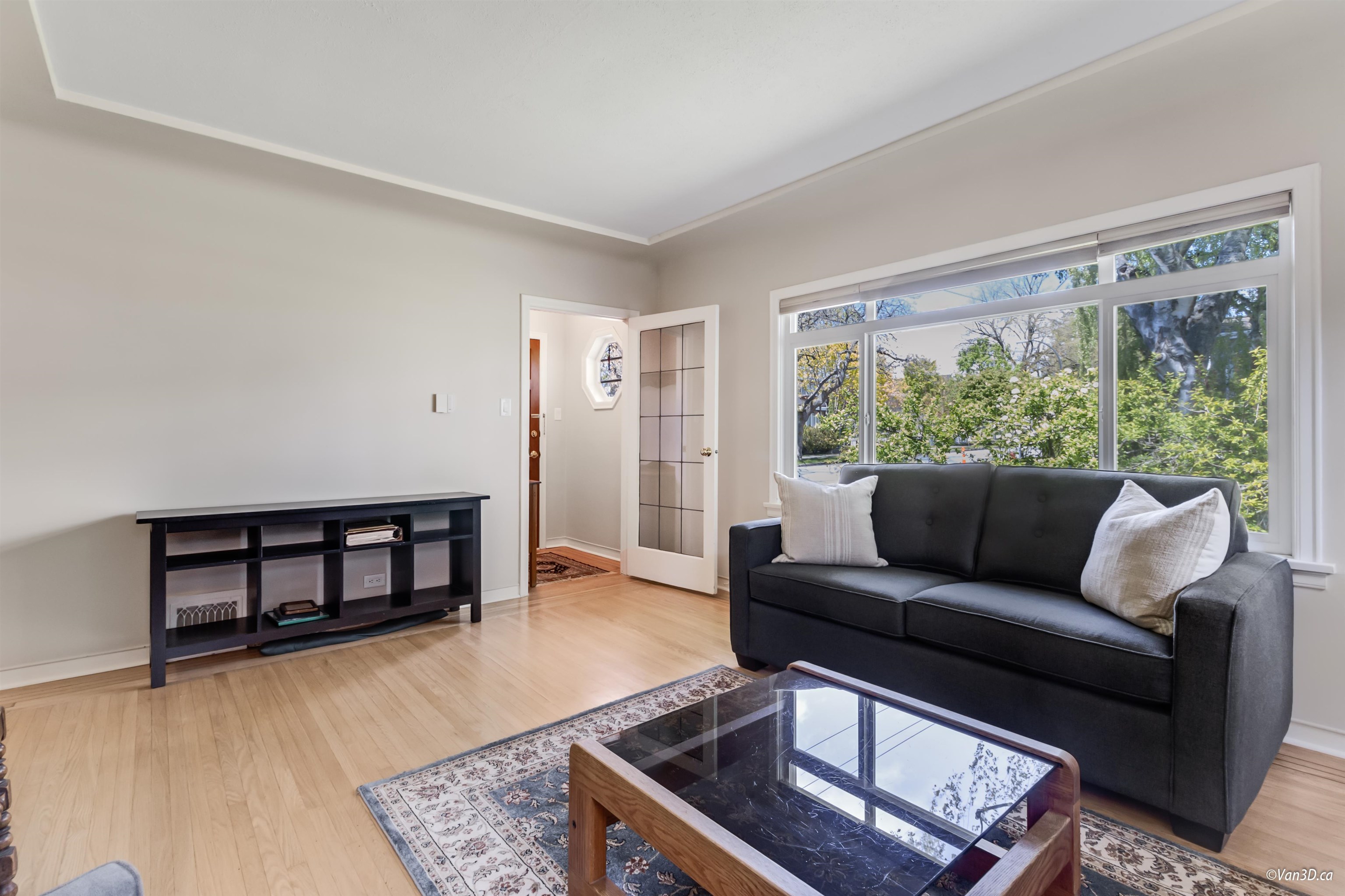 4 E 46TH AVENUE