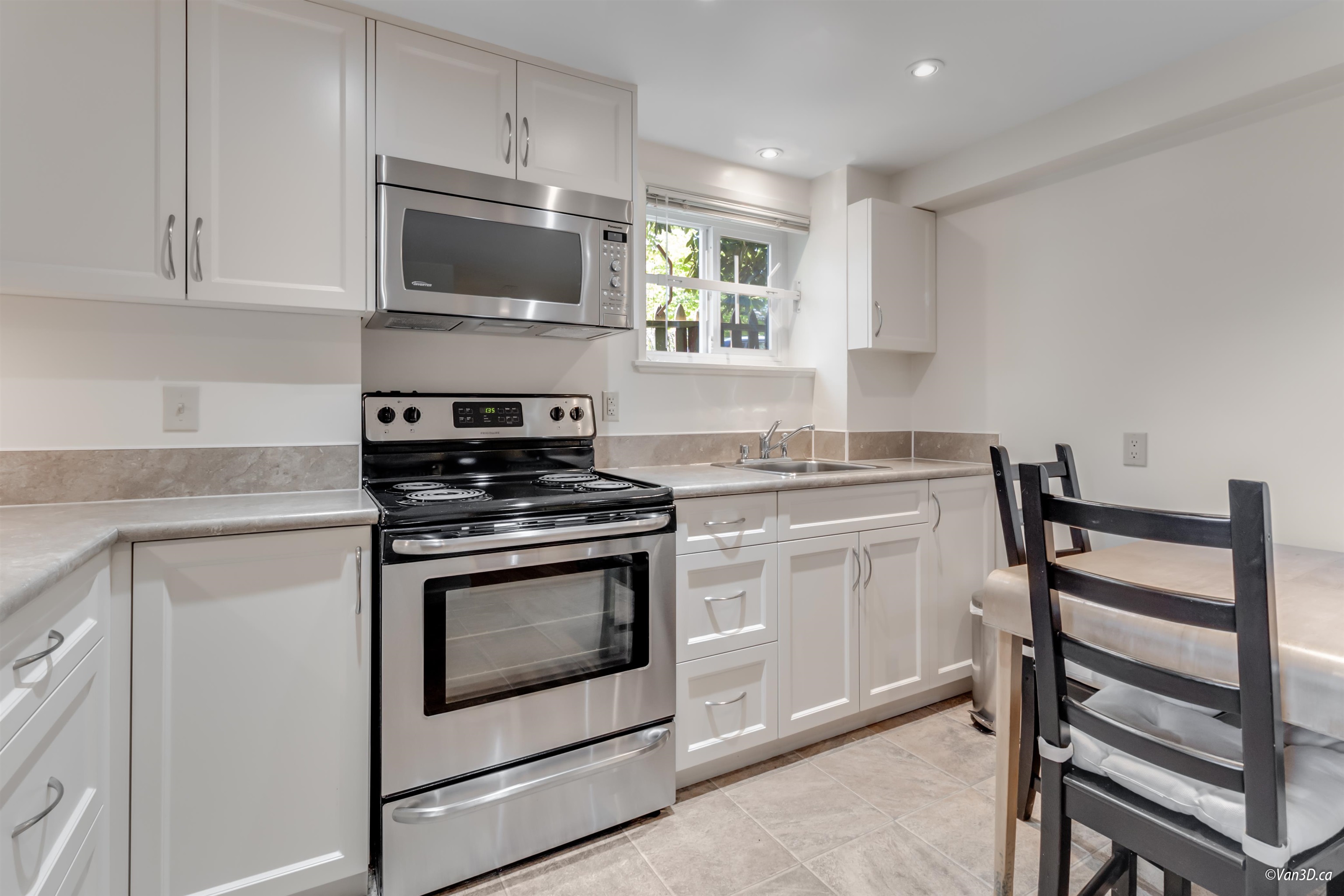 4 E 46TH AVENUE