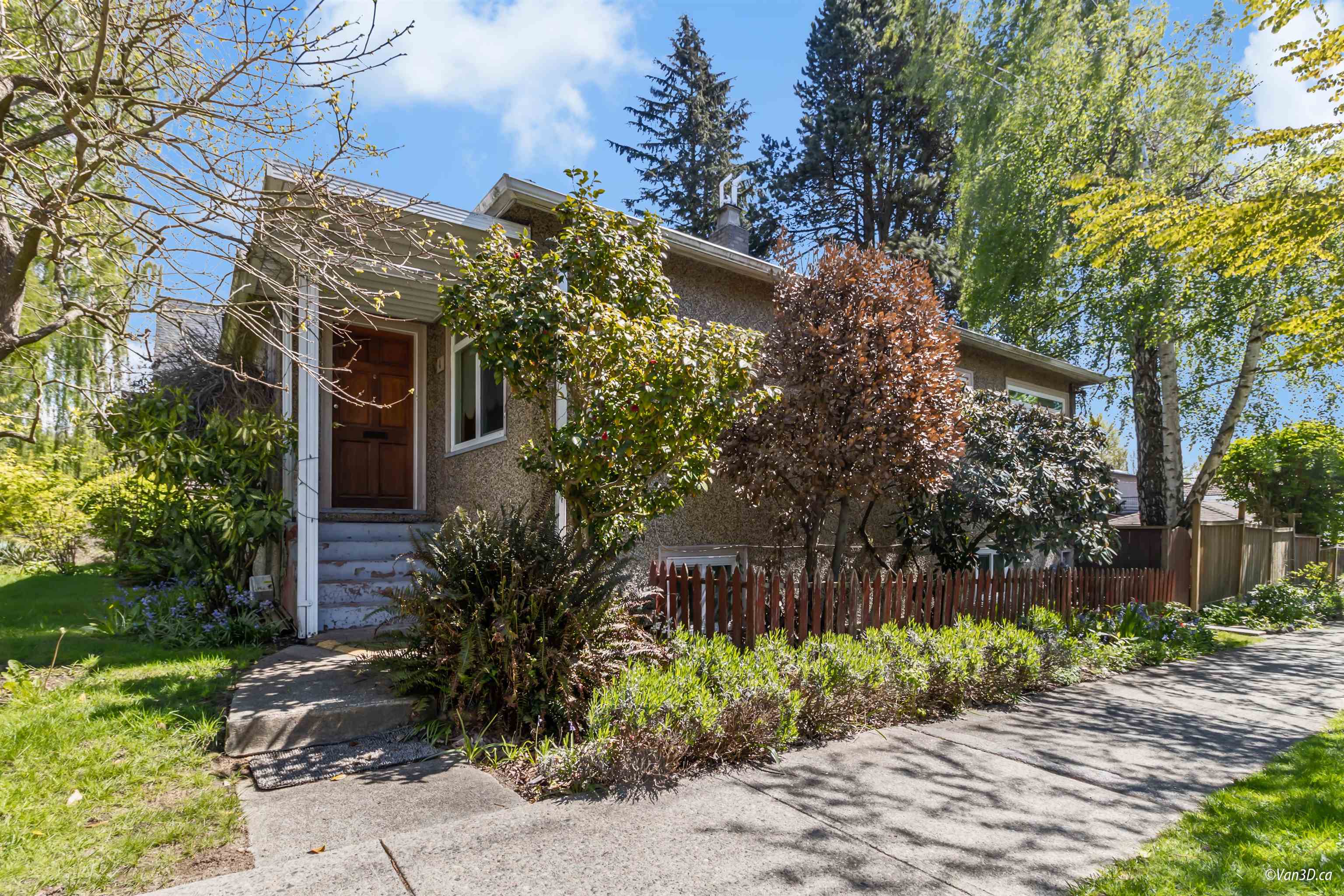 4 E 46TH AVENUE