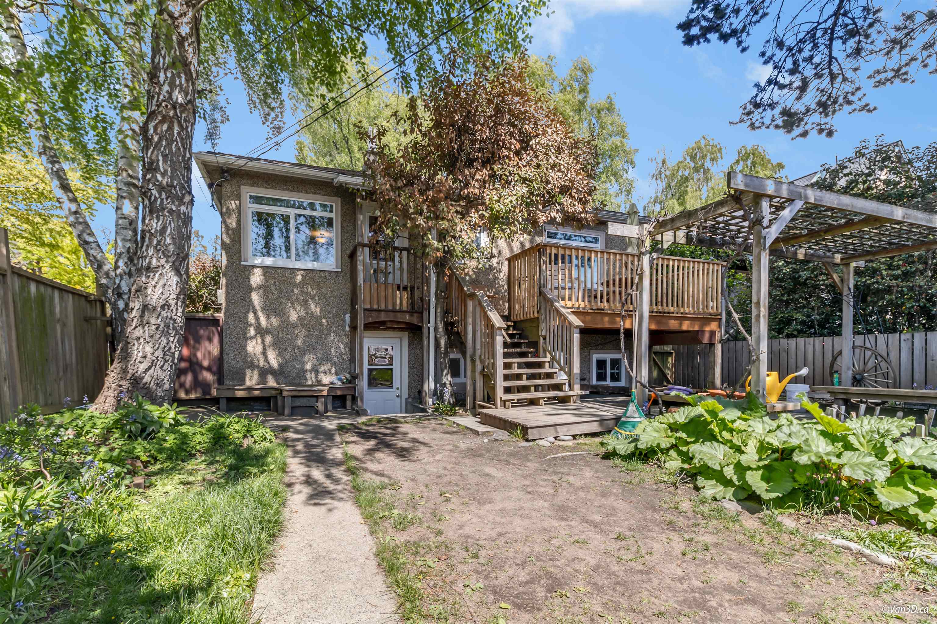 4 E 46TH AVENUE