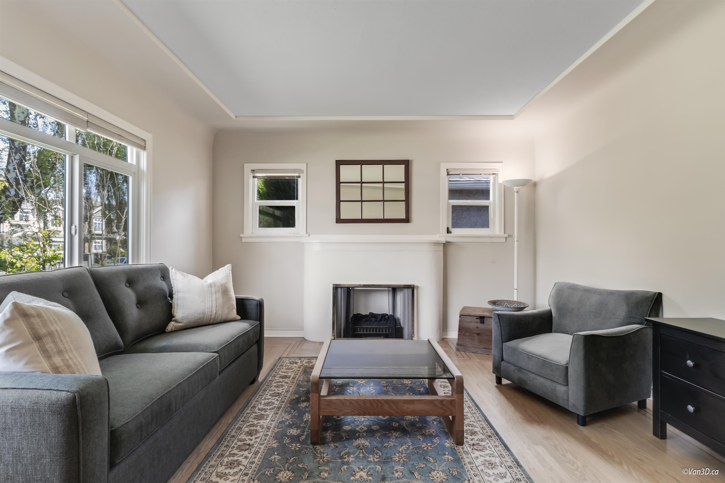 4 E 46TH AVENUE