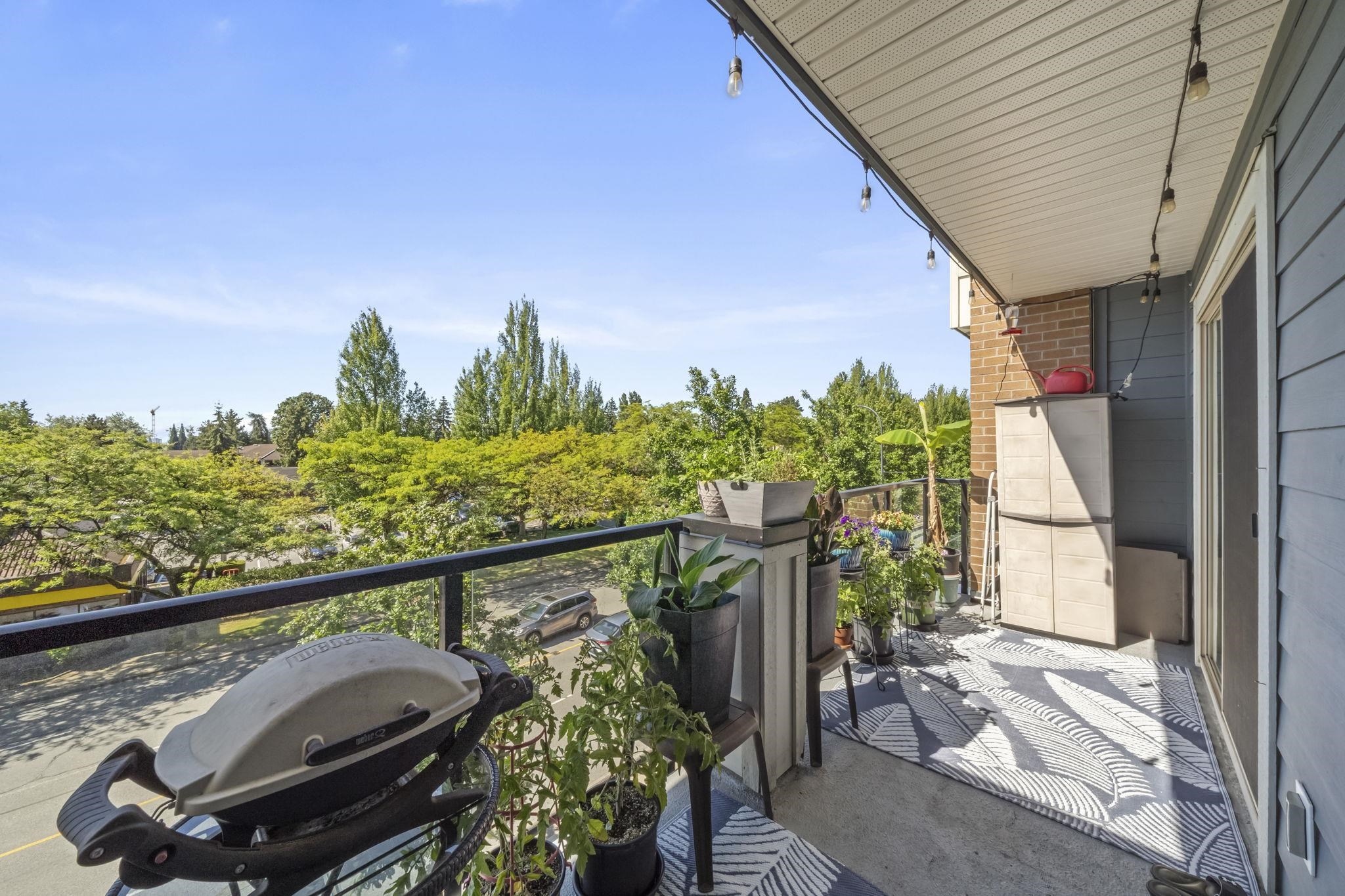 324 1330 MARINE DRIVE