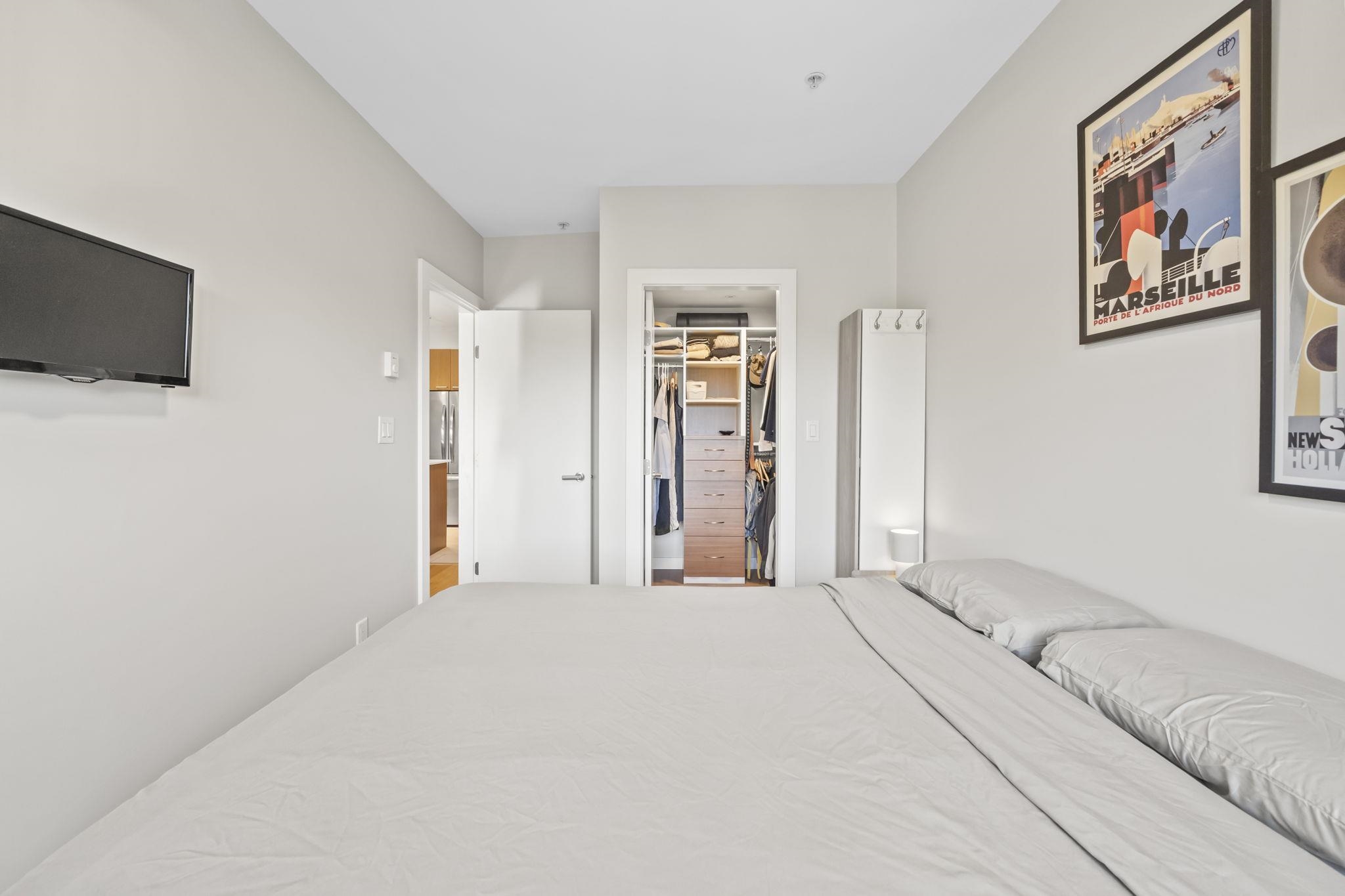 324 1330 MARINE DRIVE