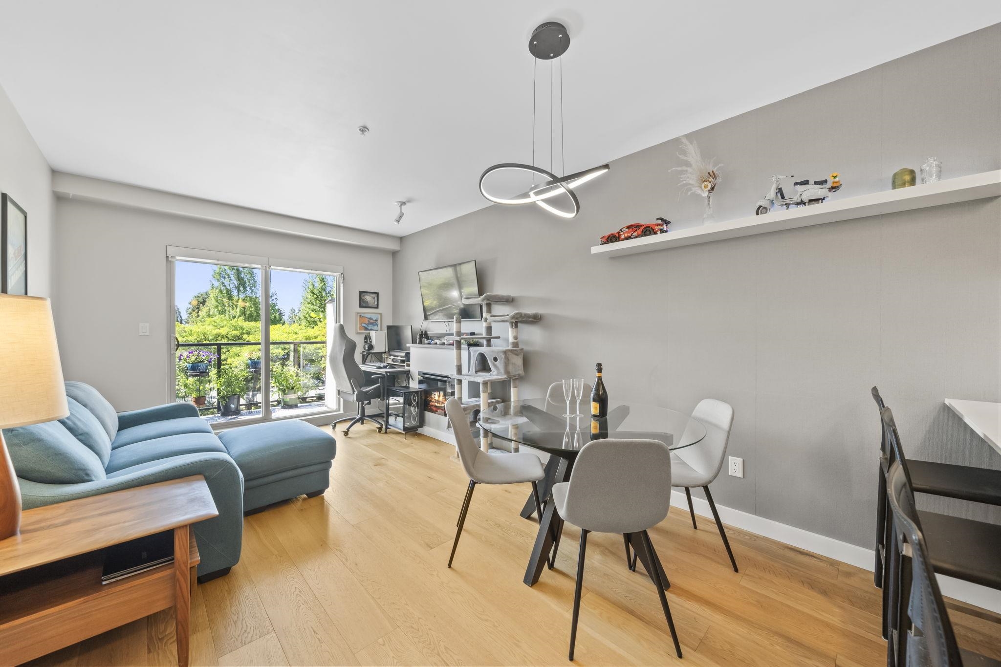324 1330 MARINE DRIVE