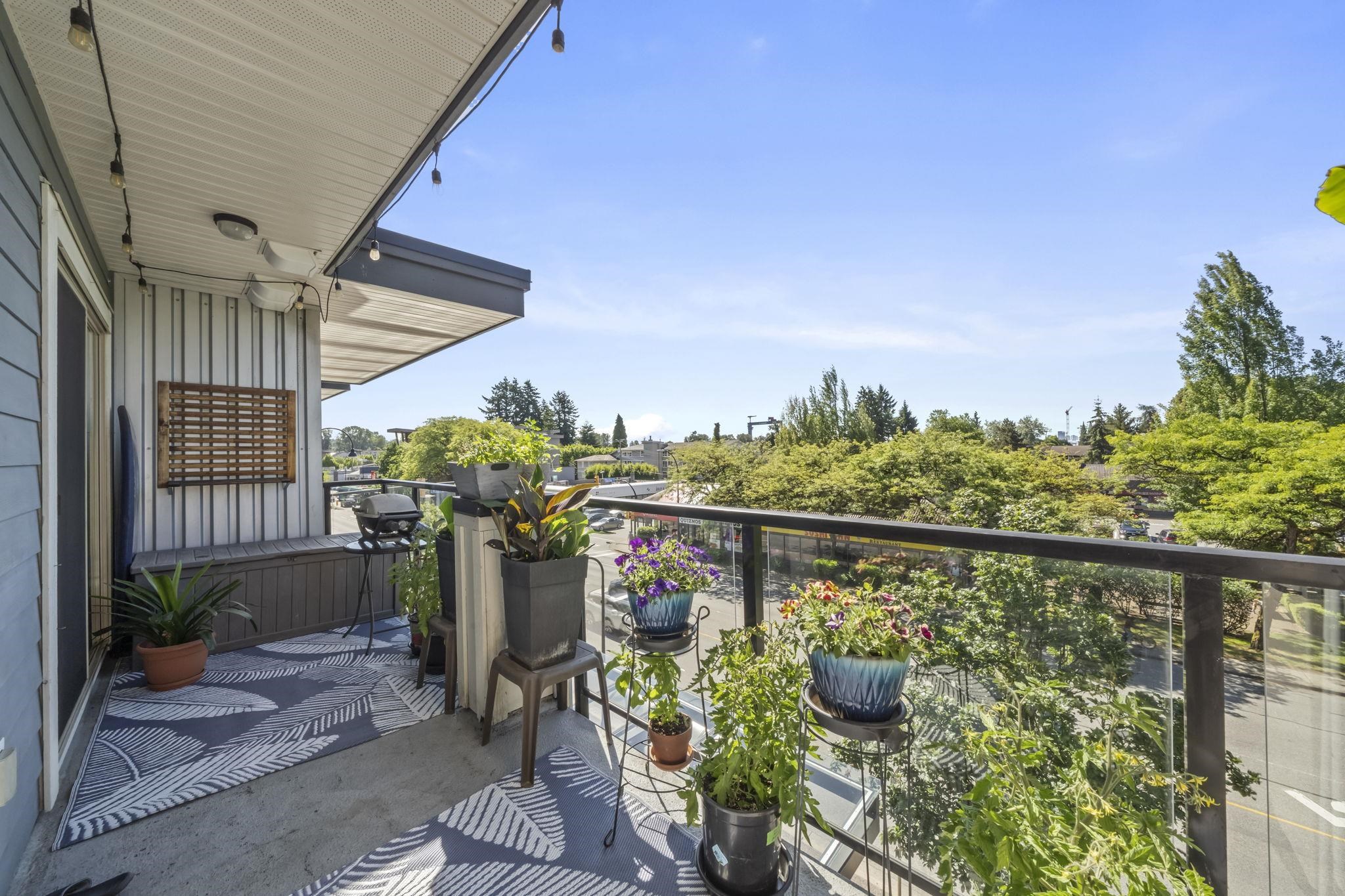 324 1330 MARINE DRIVE