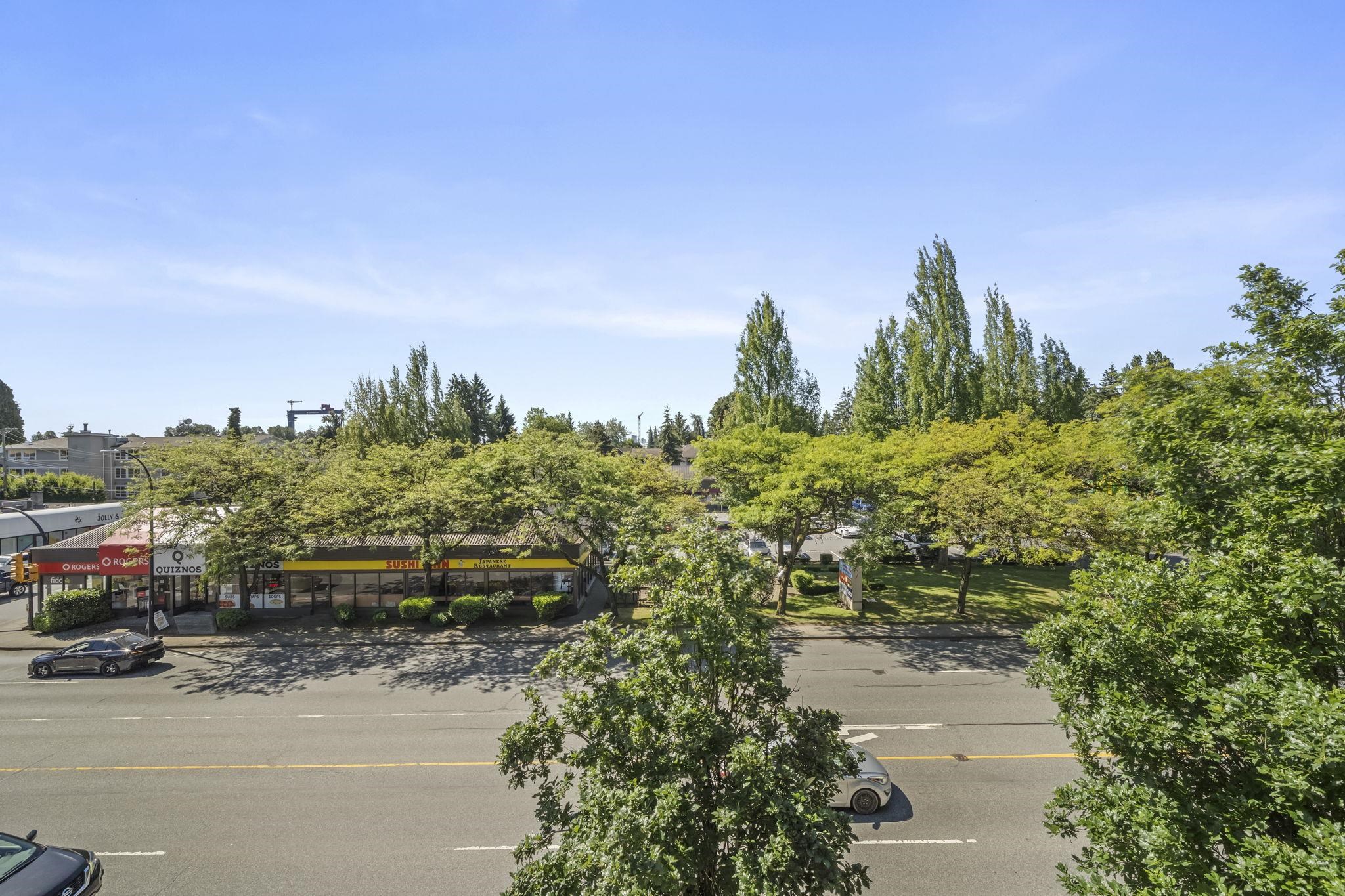 324 1330 MARINE DRIVE