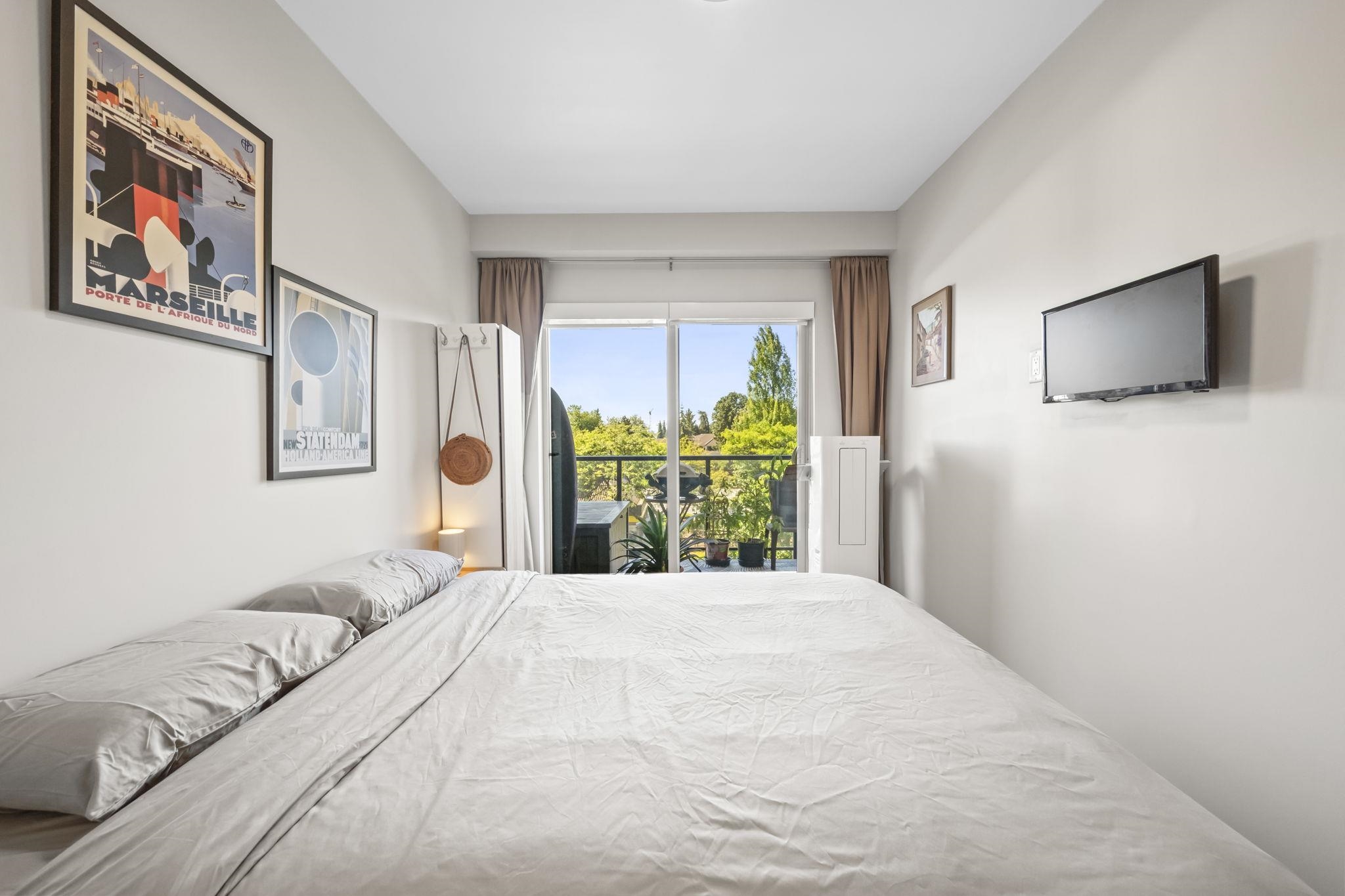 324 1330 MARINE DRIVE