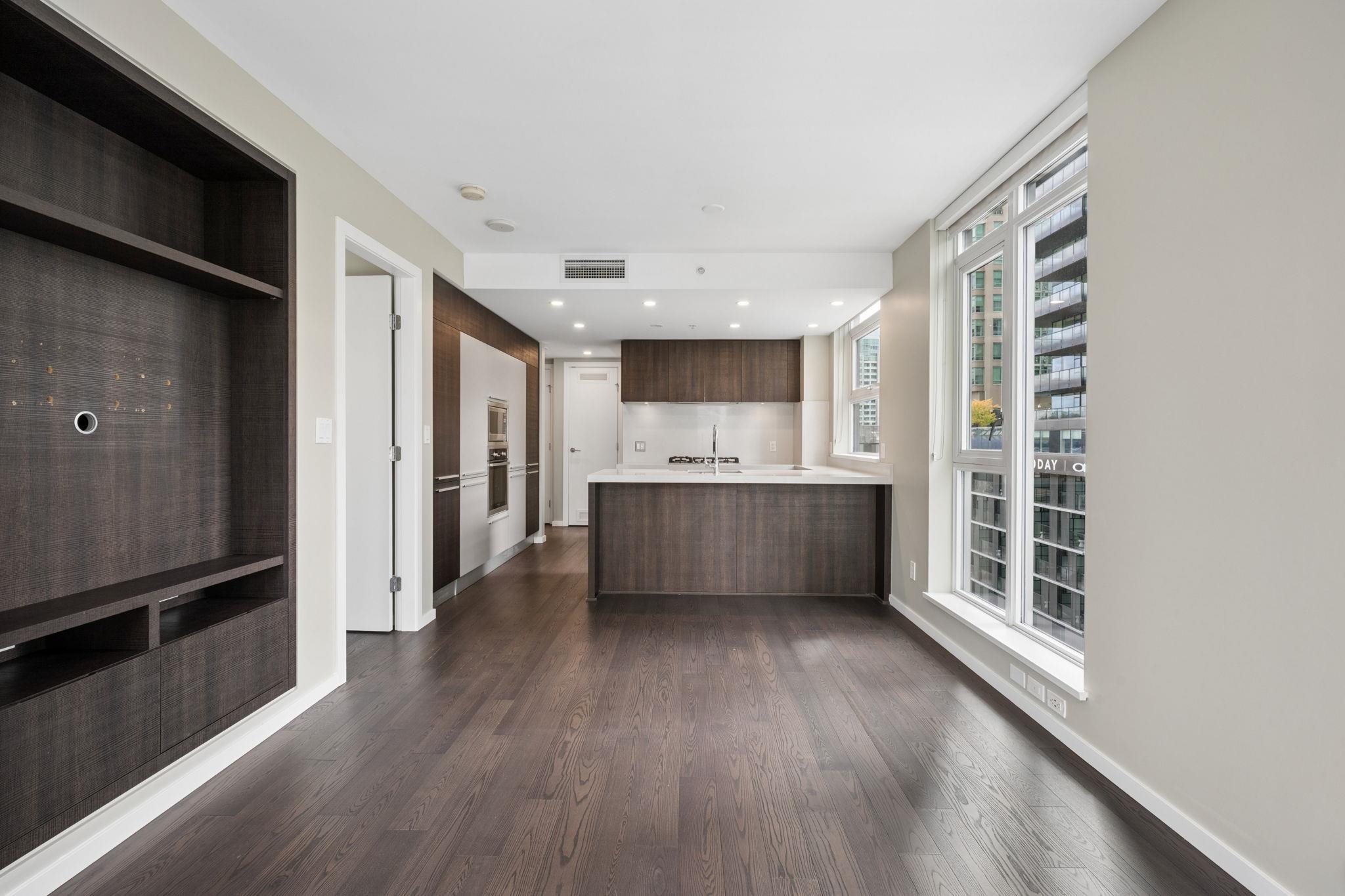 902 1351 CONTINENTAL STREET