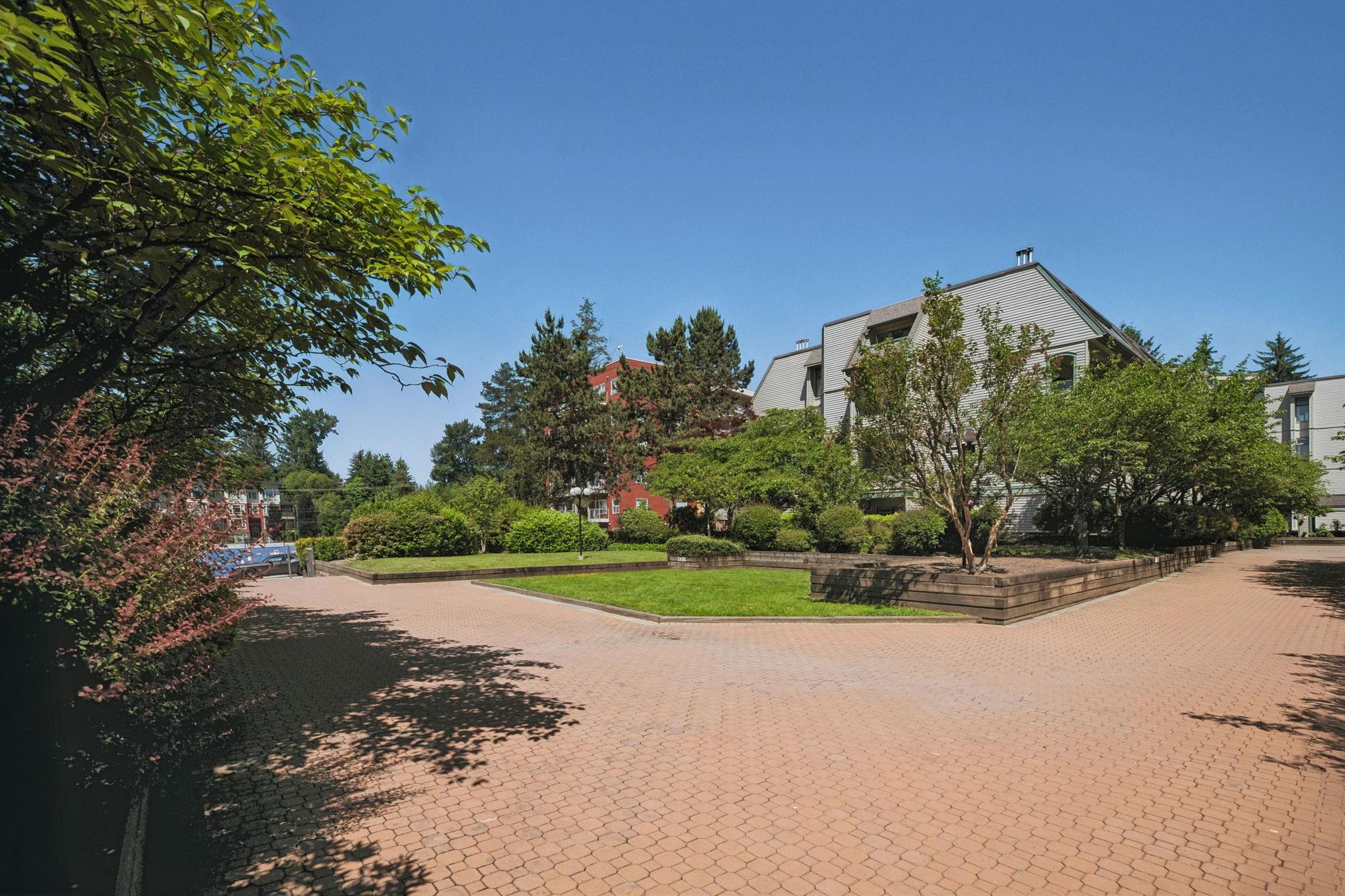 409 2925 GLEN DRIVE