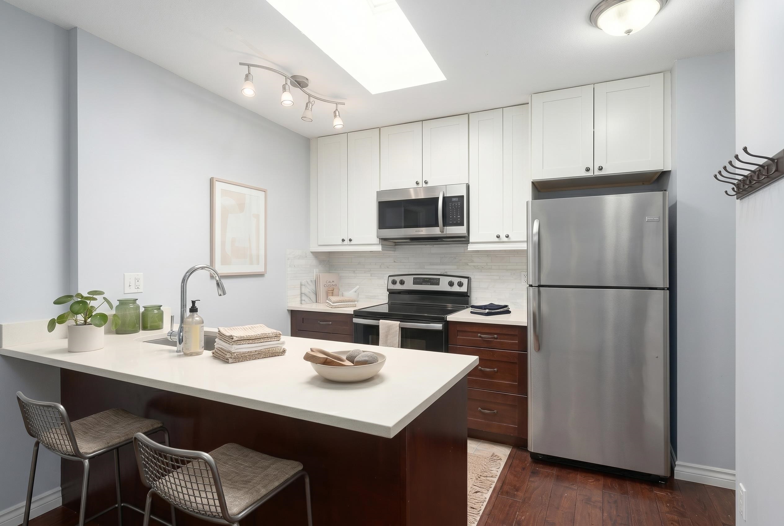C306 40140 WILLOW CRESCENT
